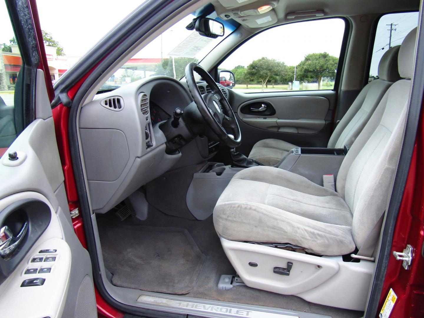 2006 Maroon Chevrolet TrailBlazer LS 2WD (1GNDS13S762) with an 4.2L L6 DOHC 24V engine, Automatic transmission, located at 15016 S Hwy 231, Midland City, AL, 36350, (334) 983-3001, 31.306210, -85.495277 - Photo#3