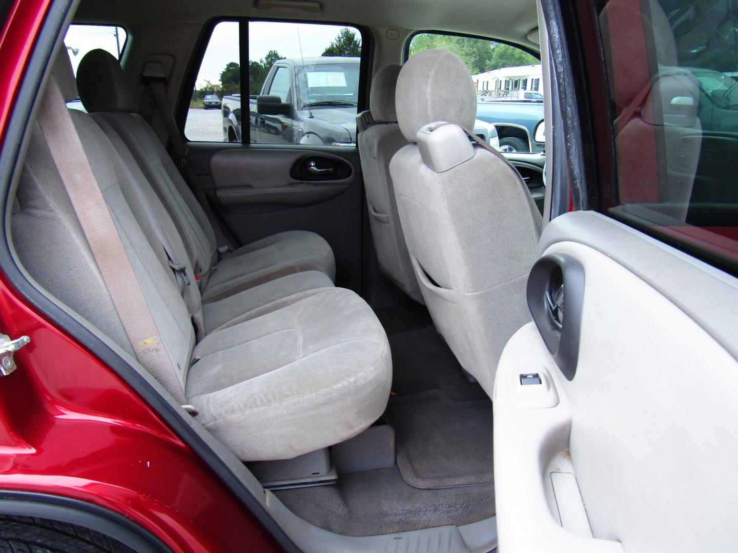 2006 Maroon Chevrolet TrailBlazer LS 2WD (1GNDS13S762) with an 4.2L L6 DOHC 24V engine, Automatic transmission, located at 15016 S Hwy 231, Midland City, AL, 36350, (334) 983-3001, 31.306210, -85.495277 - Photo#8