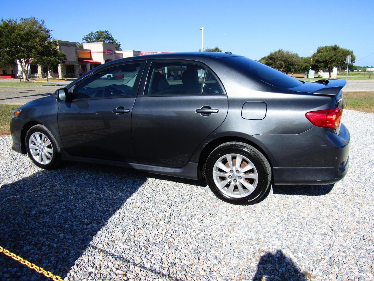 2010 Gray Toyota Corolla Base 4-Speed AT (2T1BU4EEXAC) with an 1.8L L4 DOHC 16V engine, Automatic transmission, located at 15016 S Hwy 231, Midland City, AL, 36350, (334) 983-3001, 31.306210, -85.495277 - Photo#5