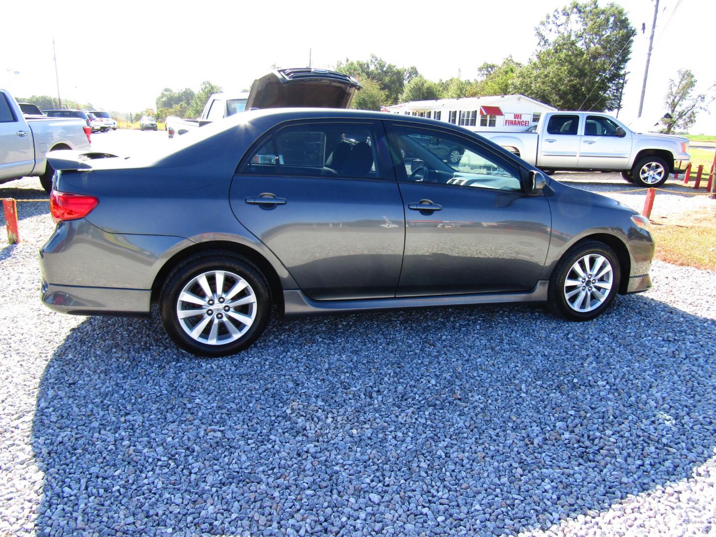 2010 Gray Toyota Corolla Base 4-Speed AT (2T1BU4EEXAC) with an 1.8L L4 DOHC 16V engine, Automatic transmission, located at 15016 S Hwy 231, Midland City, AL, 36350, (334) 983-3001, 31.306210, -85.495277 - Photo#7