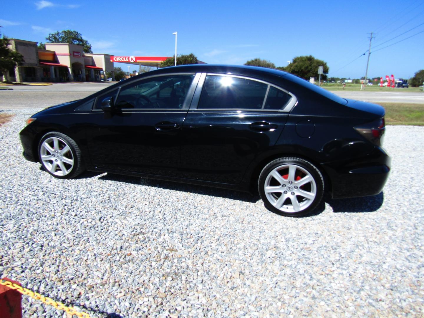 2012 Black /Gray Honda Civic LX Sedan 5-Speed AT (19XFB2F5XCE) with an 1.8L L4 SOHC 16V engine, Automatic transmission, located at 15016 S Hwy 231, Midland City, AL, 36350, (334) 983-3001, 31.306210, -85.495277 - Photo#5