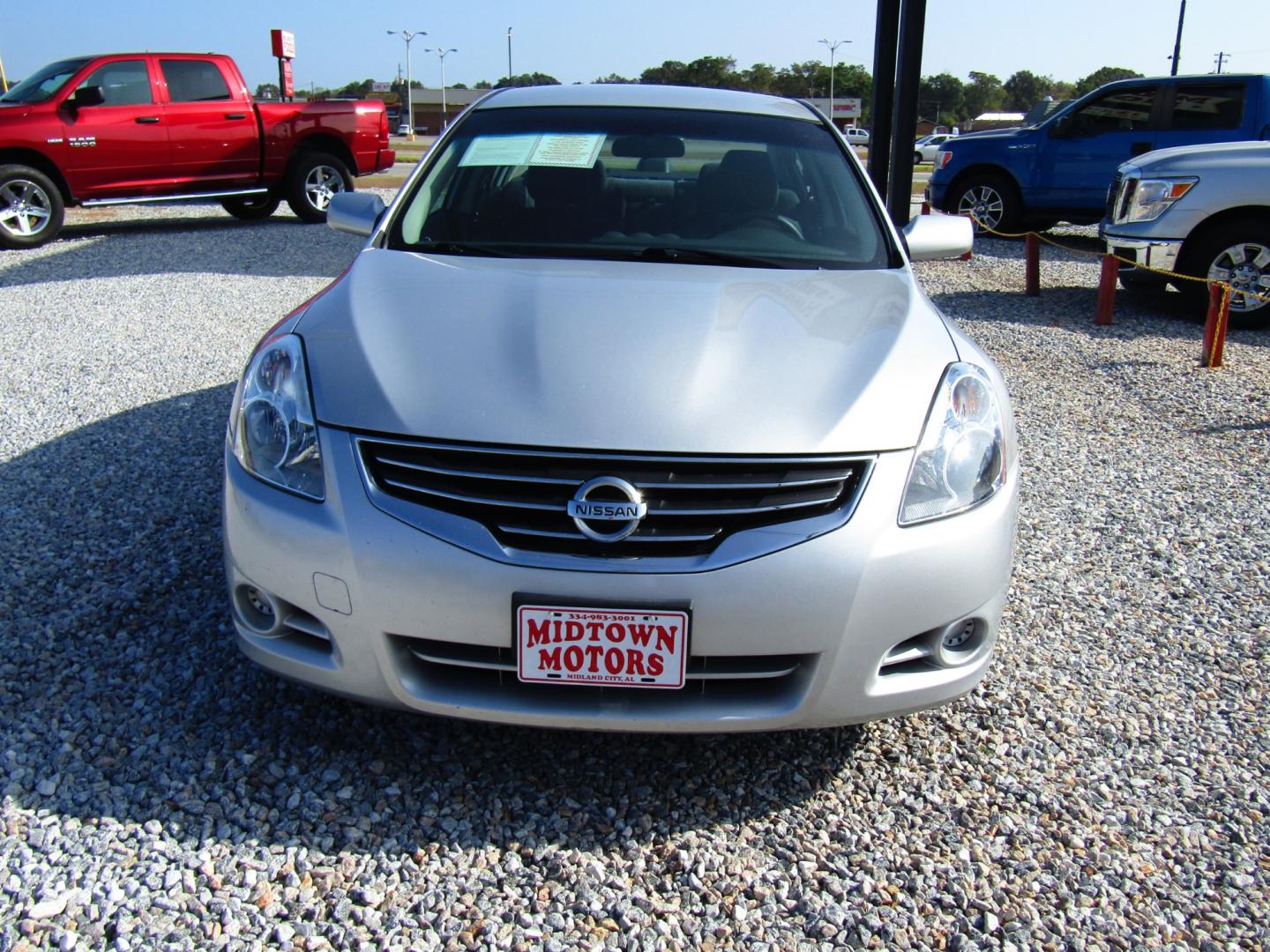 2010 Silver /Black Nissan Altima 2.5 (1N4AL2AP0AN) with an 2.5L L4 DOHC 16V engine, Automatic transmission, located at 15016 S Hwy 231, Midland City, AL, 36350, (334) 983-3001, 31.306210, -85.495277 - Photo#1