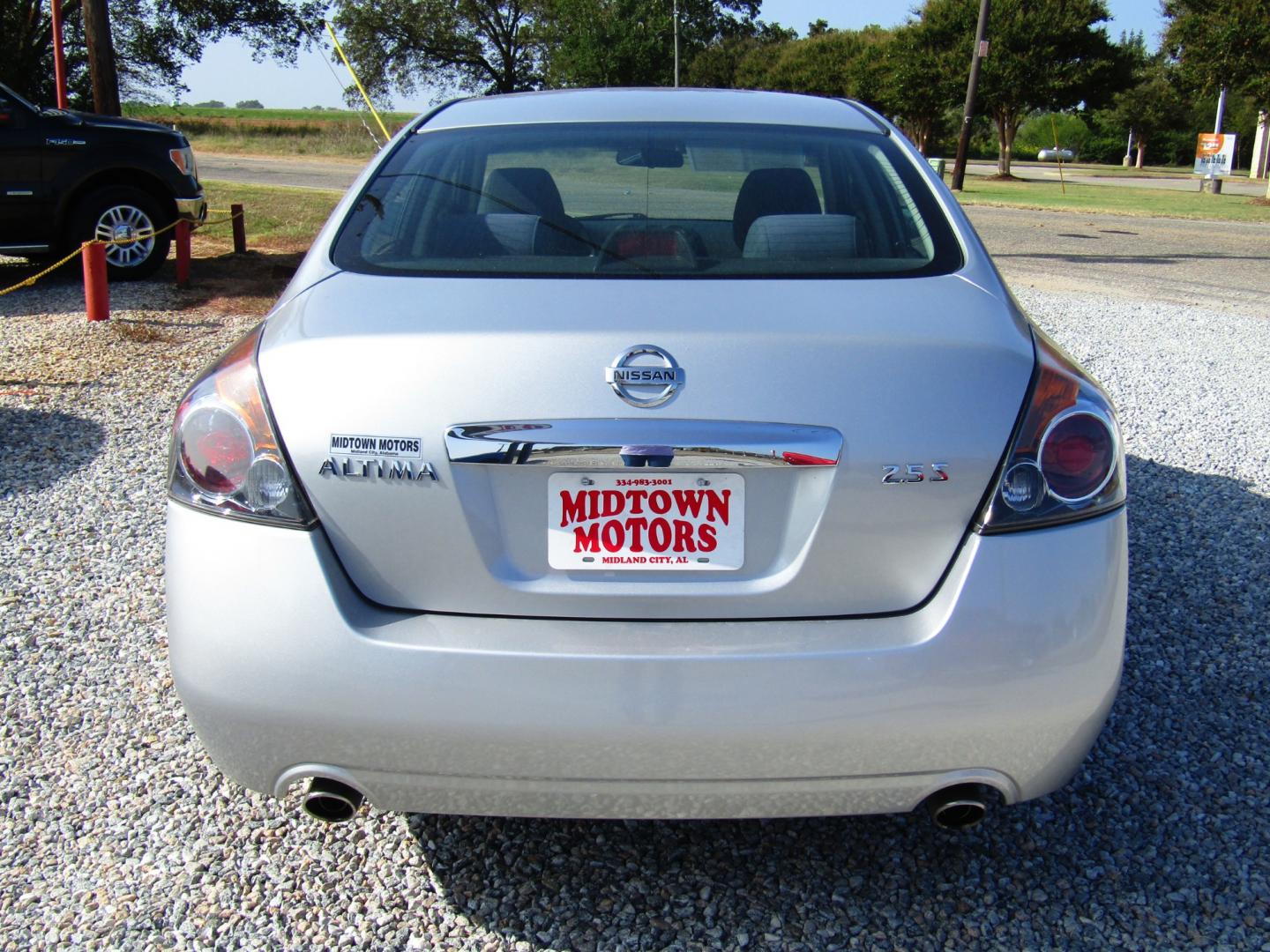 2010 Silver /Black Nissan Altima 2.5 (1N4AL2AP0AN) with an 2.5L L4 DOHC 16V engine, Automatic transmission, located at 15016 S Hwy 231, Midland City, AL, 36350, (334) 983-3001, 31.306210, -85.495277 - Photo#6