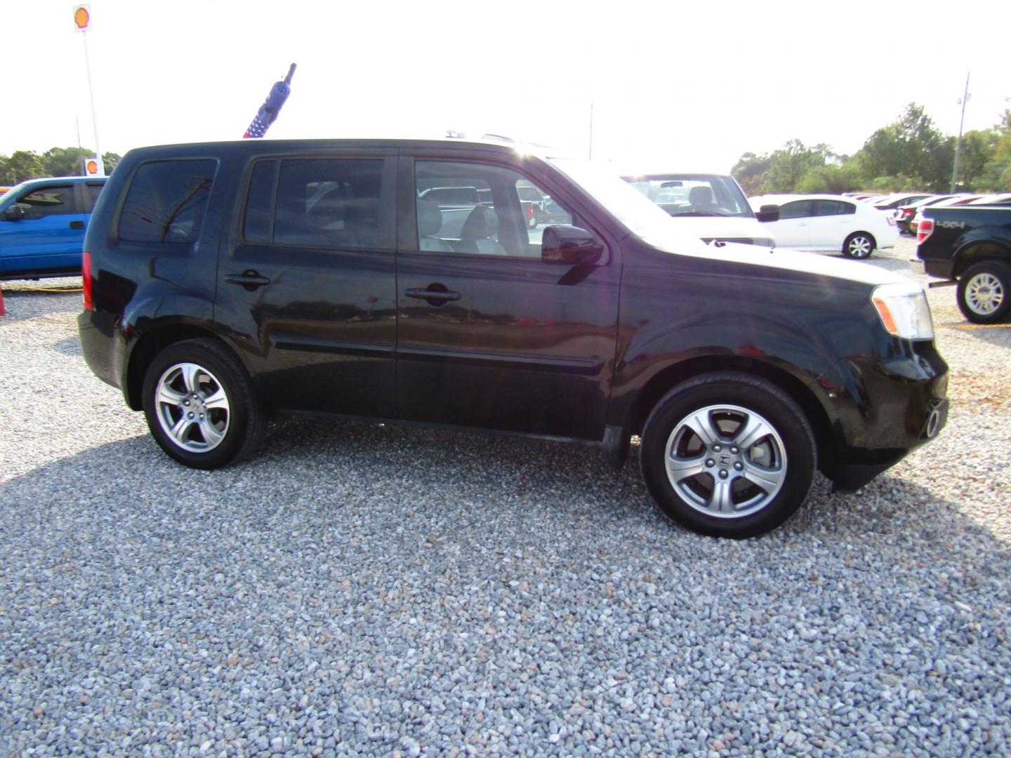 2013 Black /Gray Honda Pilot EX-L 2WD 5-Spd AT with Navigation (5FNYF3H73DB) with an 3.5L V6 SOHC 24V engine, Automatic transmission, located at 15016 S Hwy 231, Midland City, AL, 36350, (334) 983-3001, 31.306210, -85.495277 - Photo#0