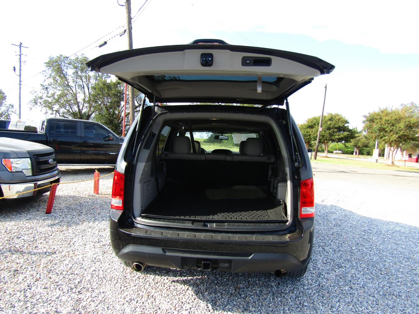 2013 Black /Gray Honda Pilot EX-L 2WD 5-Spd AT with Navigation (5FNYF3H73DB) with an 3.5L V6 SOHC 24V engine, Automatic transmission, located at 15016 S Hwy 231, Midland City, AL, 36350, (334) 983-3001, 31.306210, -85.495277 - Photo#7