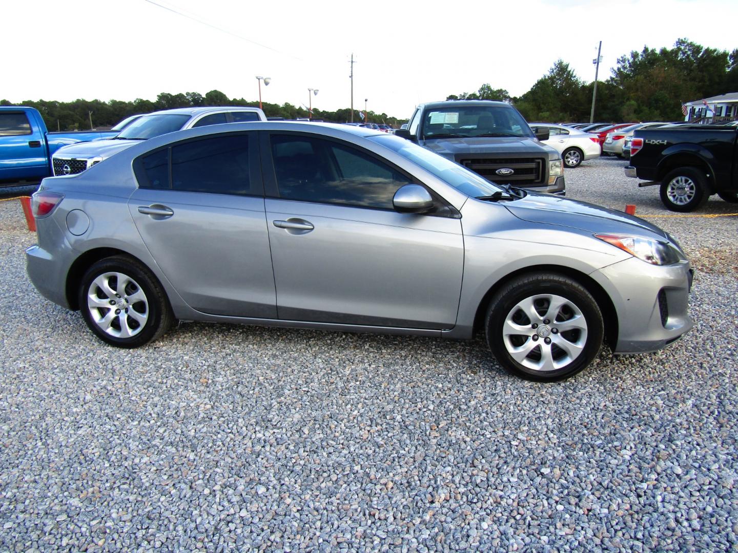 2013 Gray /Gray Mazda MAZDA3 i Sport 4-Door (JM1BL1U7XD1) with an 2.0L L4 DOHC 16V engine, Automatic transmission, located at 15016 S Hwy 231, Midland City, AL, 36350, (334) 983-3001, 31.306210, -85.495277 - Photo#0