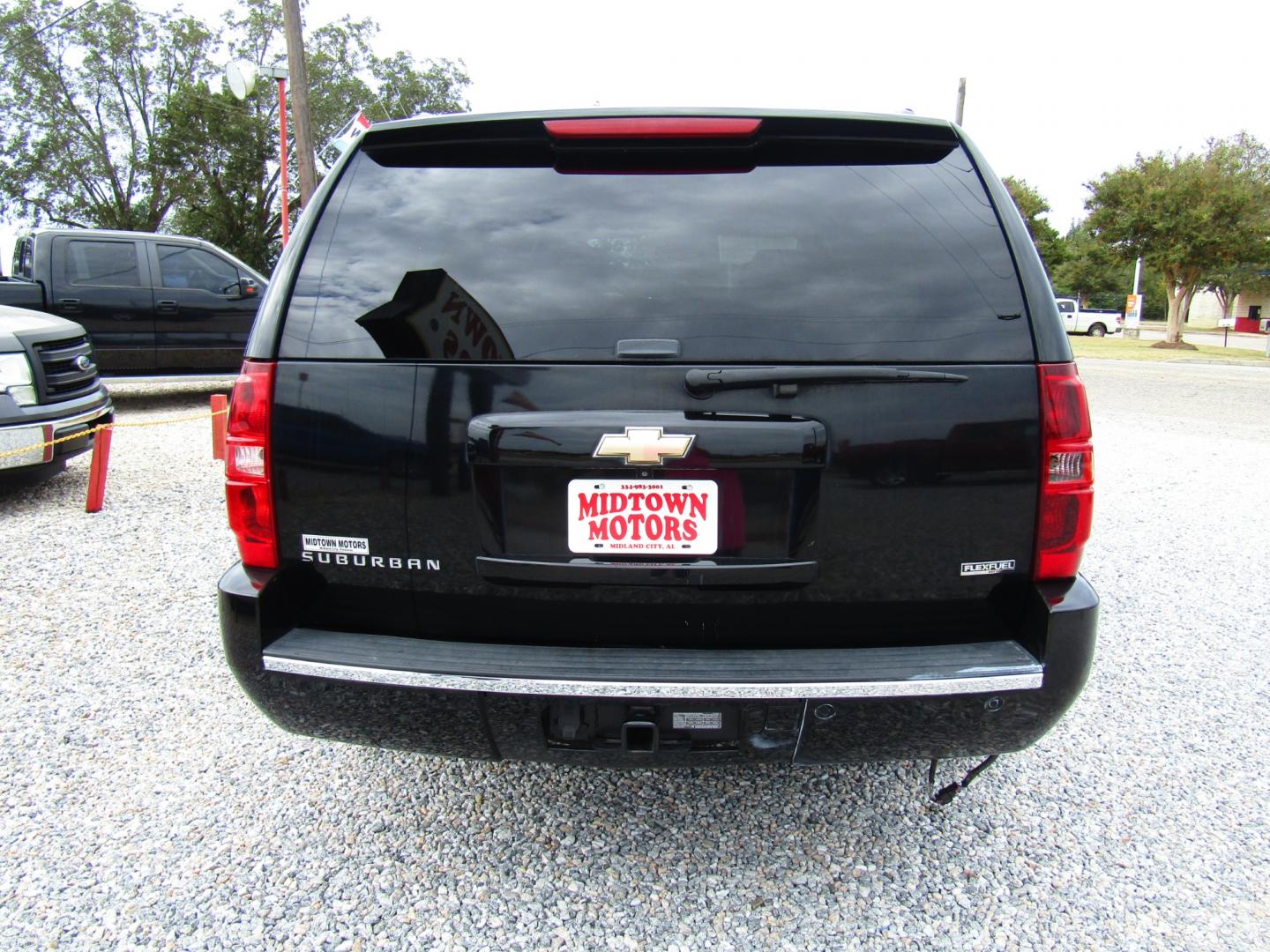 2009 Black /Gray Chevrolet Suburban LTZ 1500 2WD (1GNFC36009R) with an 5.3L V8 OHV 16V FFV engine, Automatic transmission, located at 15016 S Hwy 231, Midland City, AL, 36350, (334) 983-3001, 31.306210, -85.495277 - Photo#6