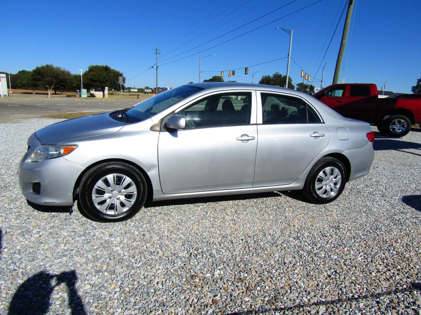 2009 Silver /Gray Toyota Corolla XRS 5-Speed AT (JTDBL40E099) with an 1.8L L4 DOHC 16V engine, Automatic transmission, located at 15016 S Hwy 231, Midland City, AL, 36350, (334) 983-3001, 31.306210, -85.495277 - Photo#2