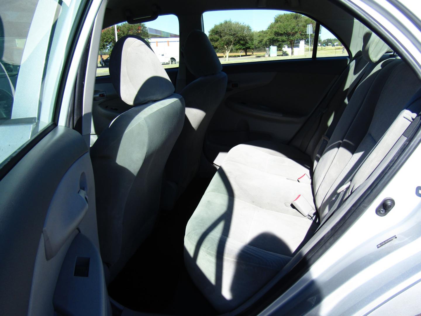 2009 Silver /Gray Toyota Corolla XRS 5-Speed AT (JTDBL40E099) with an 1.8L L4 DOHC 16V engine, Automatic transmission, located at 15016 S Hwy 231, Midland City, AL, 36350, (334) 983-3001, 31.306210, -85.495277 - Photo#4