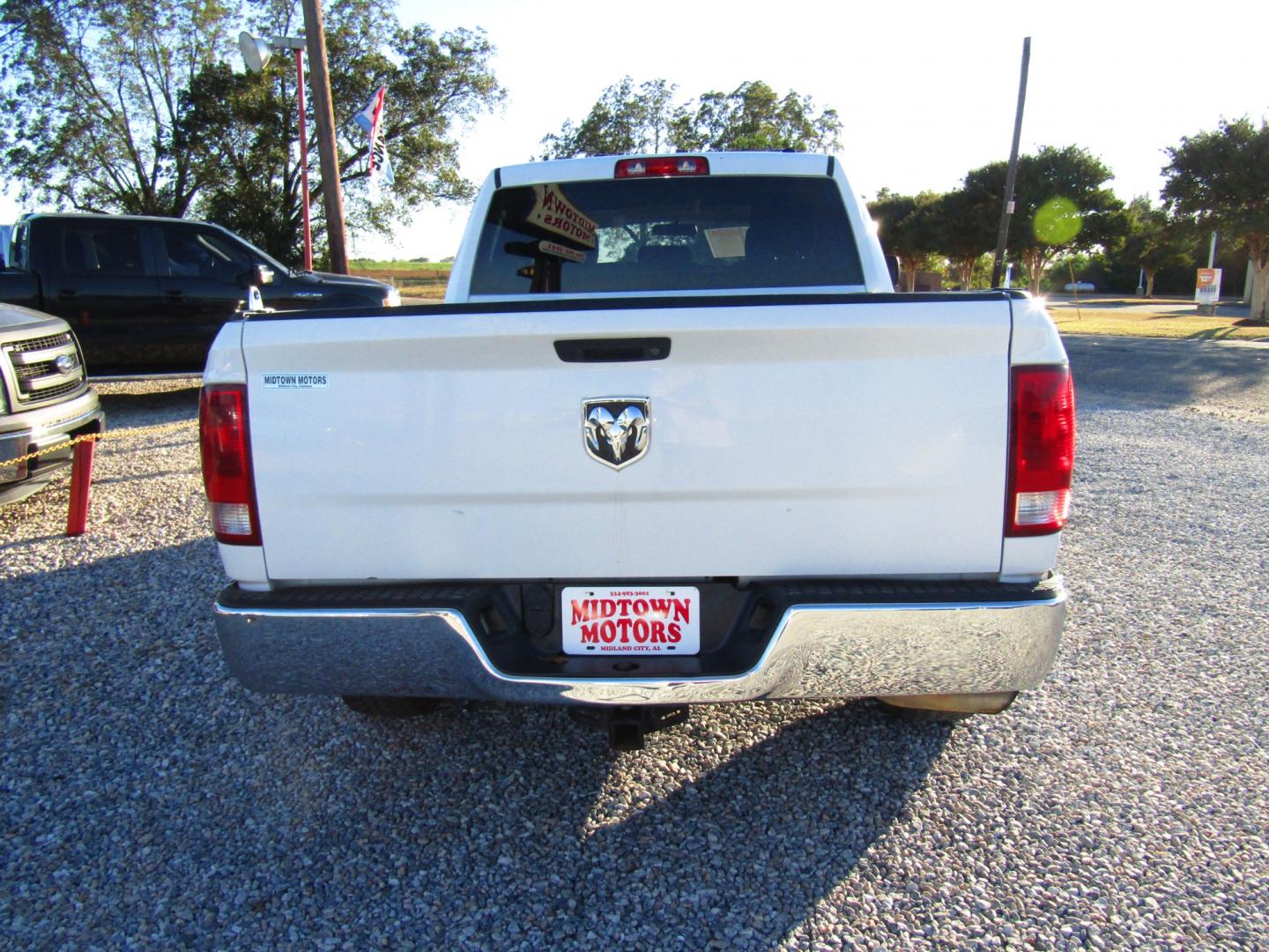 2011 WHITE /Gray Dodge Ram 1500 SLT Quad Cab 2WD (1D7RB1GK5BS) with an 3.7L V6 SOHC 12V engine, Automatic transmission, located at 15016 S Hwy 231, Midland City, AL, 36350, (334) 983-3001, 31.306210, -85.495277 - Photo#6