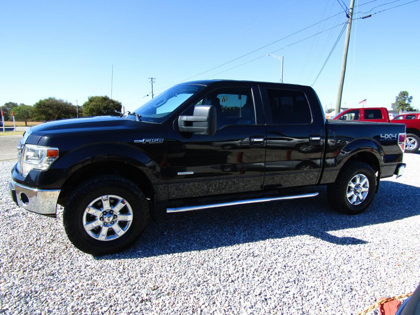 2014 Black /Gray Ford F-150 FX4 SuperCrew 5.5-ft. Bed 4WD (1FTFW1ETXEF) with an 3.5L V6 TURBO engine, Automatic transmission, located at 15016 S Hwy 231, Midland City, AL, 36350, (334) 983-3001, 31.306210, -85.495277 - Photo#2