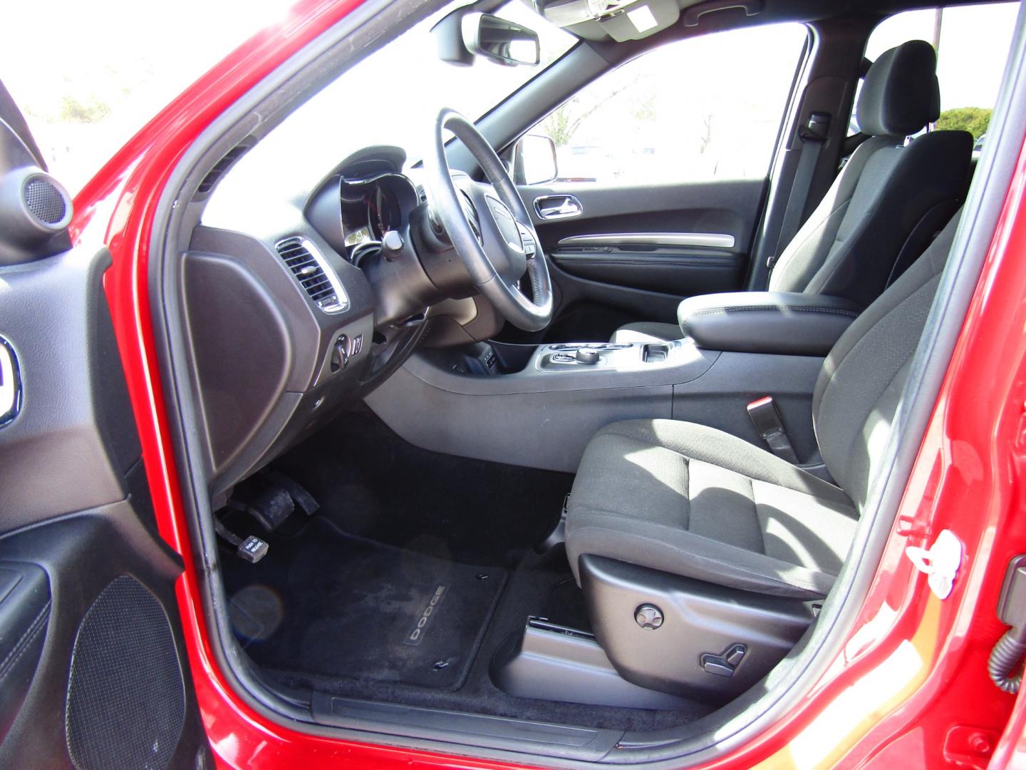 2014 Red /Black Dodge Durango SXT RWD (1C4RDHAG9EC) with an 3.6L V6 DOHC 24V engine, Automatic transmission, located at 15016 S Hwy 231, Midland City, AL, 36350, (334) 983-3001, 31.306210, -85.495277 - Photo#3