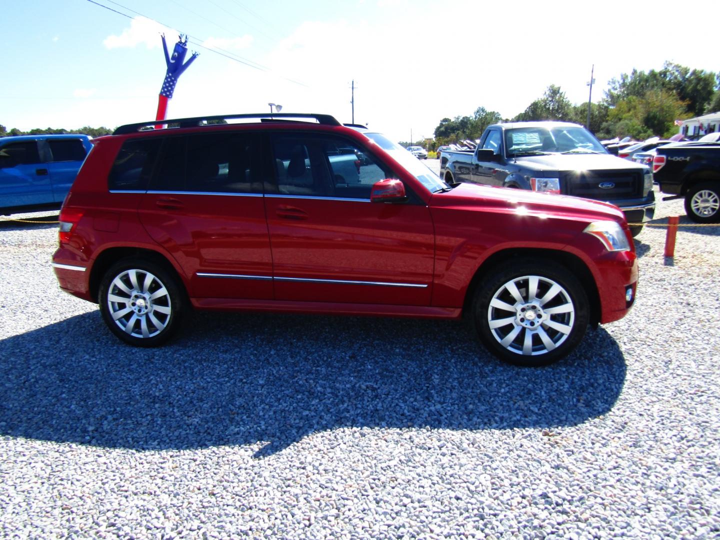 2011 Red /Tan Mercedes-Benz GLK-Class GLK350 (WDCGG5GB4BF) with an V6, 3.5 Liter engine, Automatic transmission, located at 15016 S Hwy 231, Midland City, AL, 36350, (334) 983-3001, 31.306210, -85.495277 - Photo#0