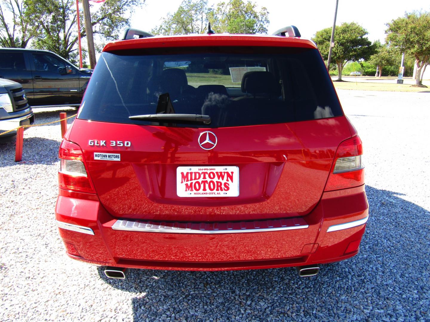 2011 Red /Tan Mercedes-Benz GLK-Class GLK350 (WDCGG5GB4BF) with an V6, 3.5 Liter engine, Automatic transmission, located at 15016 S Hwy 231, Midland City, AL, 36350, (334) 983-3001, 31.306210, -85.495277 - Photo#6