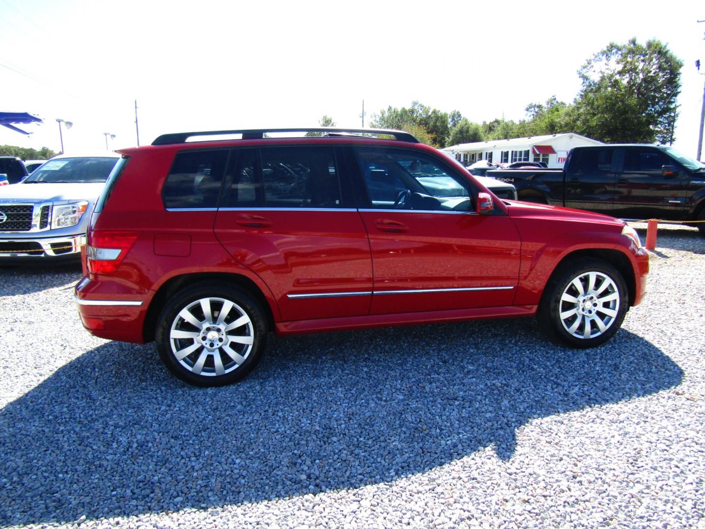 2011 Red /Tan Mercedes-Benz GLK-Class GLK350 (WDCGG5GB4BF) with an V6, 3.5 Liter engine, Automatic transmission, located at 15016 S Hwy 231, Midland City, AL, 36350, (334) 983-3001, 31.306210, -85.495277 - Photo#8