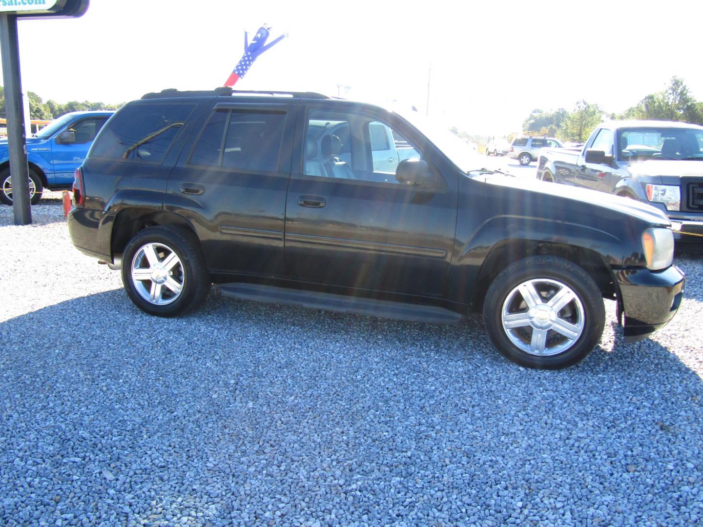 2008 Black /Black Chevrolet TrailBlazer LT1 2WD (1GNDS13S082) with an 4.2L L6 DOHC 24V engine, Automatic transmission, located at 15016 S Hwy 231, Midland City, AL, 36350, (334) 983-3001, 31.306210, -85.495277 - Photo#0