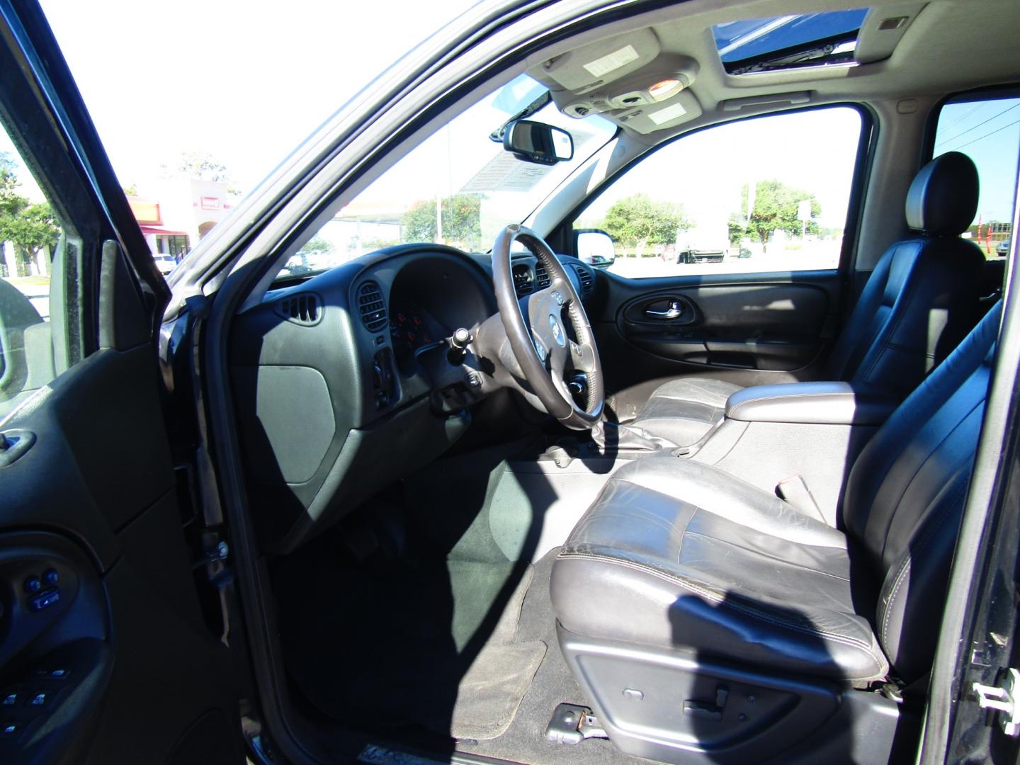 2008 Black /Black Chevrolet TrailBlazer LT1 2WD (1GNDS13S082) with an 4.2L L6 DOHC 24V engine, Automatic transmission, located at 15016 S Hwy 231, Midland City, AL, 36350, (334) 983-3001, 31.306210, -85.495277 - Photo#3