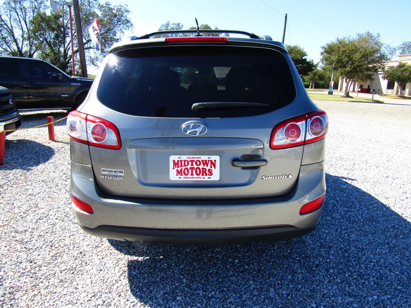 2011 Gray /Gray Hyundai Santa Fe SE 3.5 FWD (5XYZH4AG7BG) with an 3.5L V6 DOHC 24V engine, Automatic transmission, located at 15016 S Hwy 231, Midland City, AL, 36350, (334) 983-3001, 31.306210, -85.495277 - Photo#6