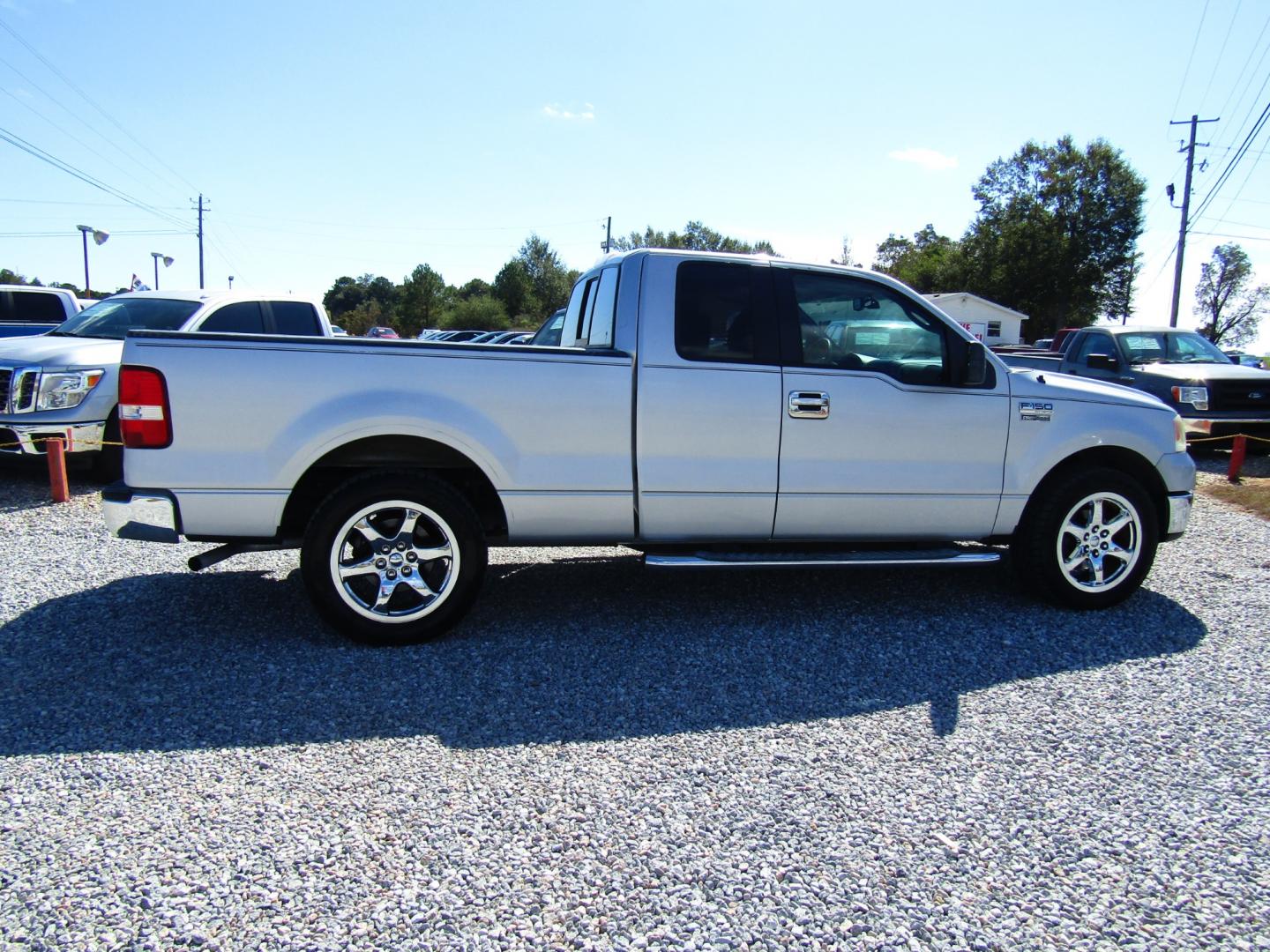 2006 Silver /Gray Ford F-150 Lariat SuperCab 2WD (1FTRX12WX6F) with an 4.6L V8 SOHC 16V engine, 4-Speed Automatic Overdrive transmission, located at 15016 S Hwy 231, Midland City, AL, 36350, (334) 983-3001, 31.306210, -85.495277 - Photo#7