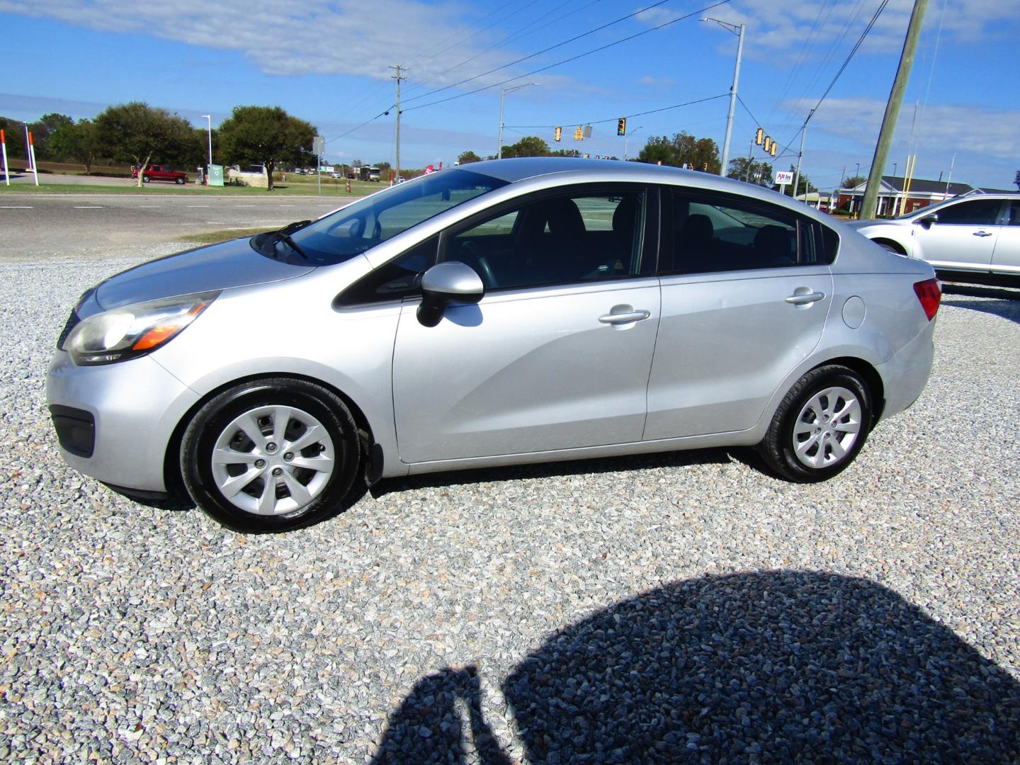 2014 Silver Kia Rio LX (KNADM4A39E6) with an 1.6L L4 DOHC 16V engine, Automatic transmission, located at 15016 S Hwy 231, Midland City, AL, 36350, (334) 983-3001, 31.306210, -85.495277 - Photo#2