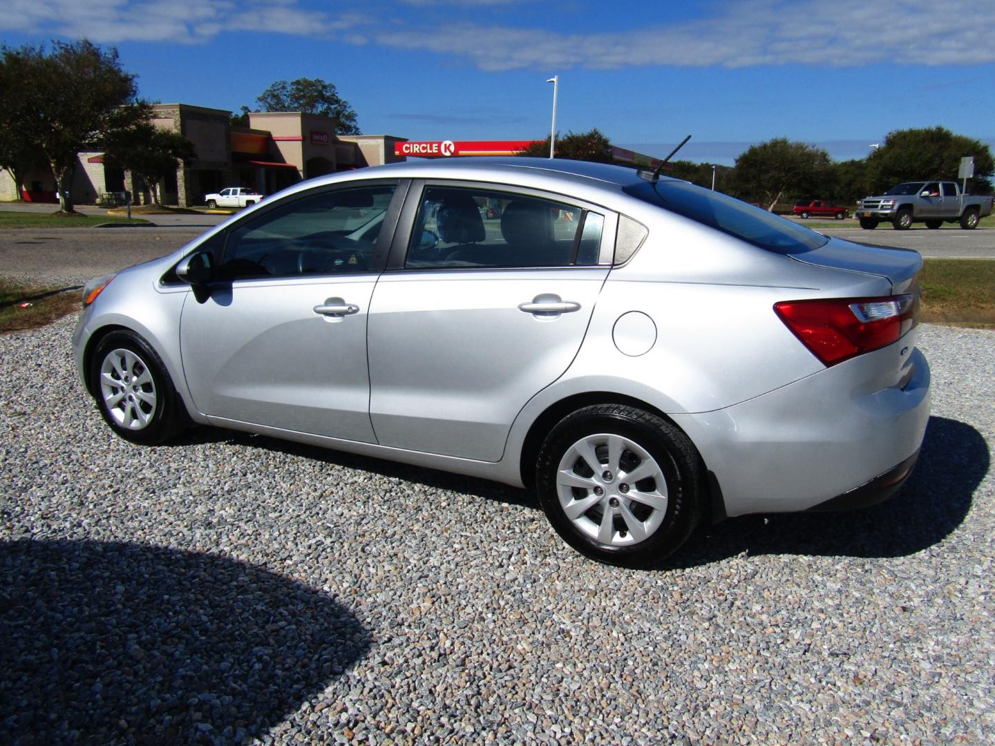 2014 Silver Kia Rio LX (KNADM4A39E6) with an 1.6L L4 DOHC 16V engine, Automatic transmission, located at 15016 S Hwy 231, Midland City, AL, 36350, (334) 983-3001, 31.306210, -85.495277 - Photo#5