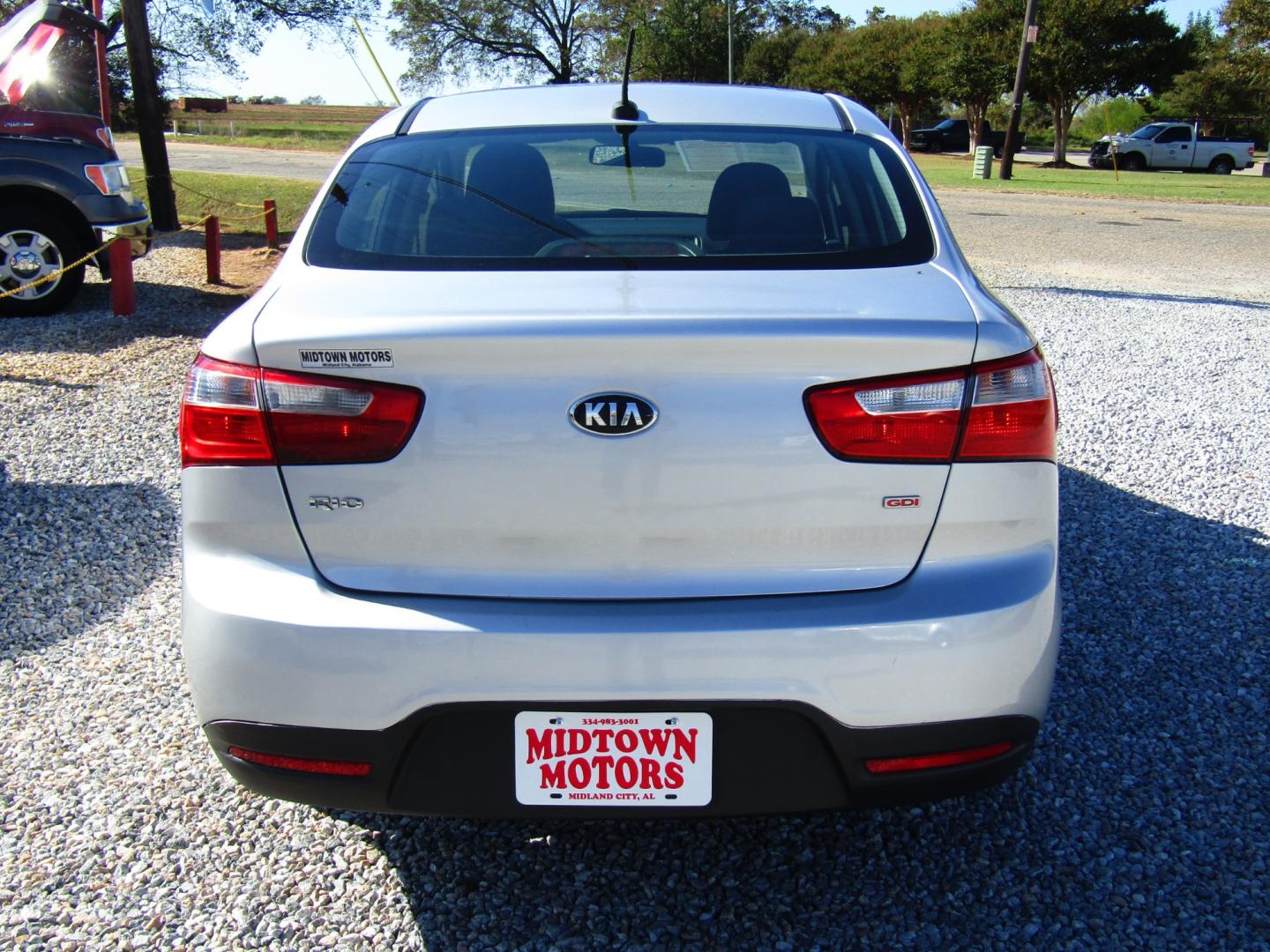 2014 Silver Kia Rio LX (KNADM4A39E6) with an 1.6L L4 DOHC 16V engine, Automatic transmission, located at 15016 S Hwy 231, Midland City, AL, 36350, (334) 983-3001, 31.306210, -85.495277 - Photo#6