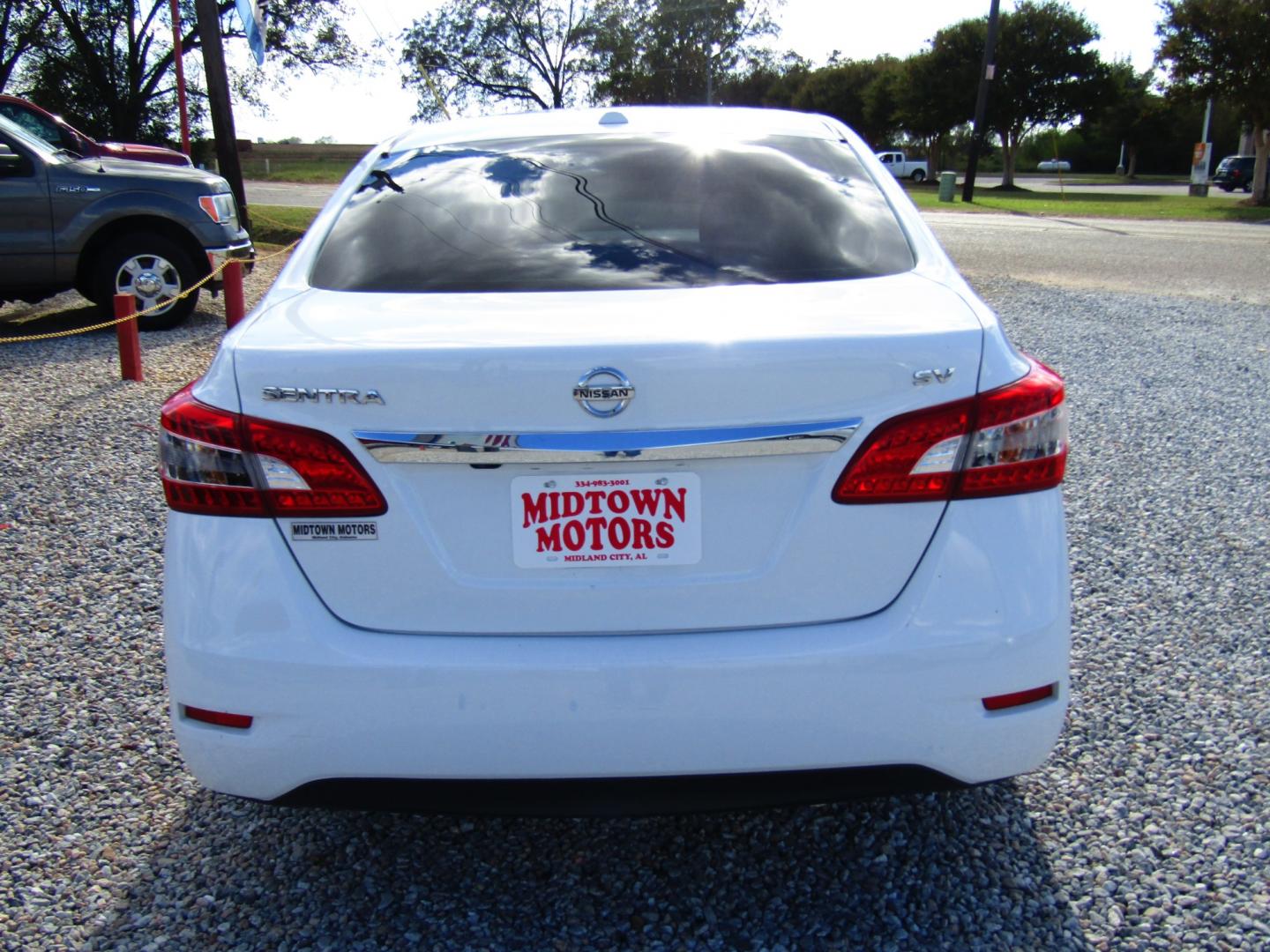 2015 WHITE /Tan Nissan Sentra S 6MT (3N1AB7AP9FY) with an 1.8L L4 SFI DOHC 16V engine, Automatic transmission, located at 15016 S Hwy 231, Midland City, AL, 36350, (334) 983-3001, 31.306210, -85.495277 - Photo#5