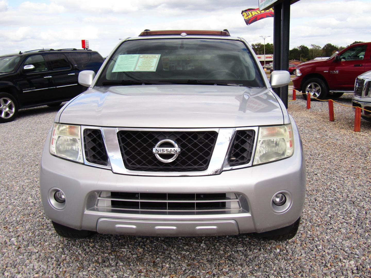 2010 Silver Nissan Pathfinder LE 2WD (5N1AR1NN2AC) with an 4.0L V6 DOHC 24V engine, 5-Speed Automatic transmission, located at 15016 S Hwy 231, Midland City, AL, 36350, (334) 983-3001, 31.306210, -85.495277 - Photo#1