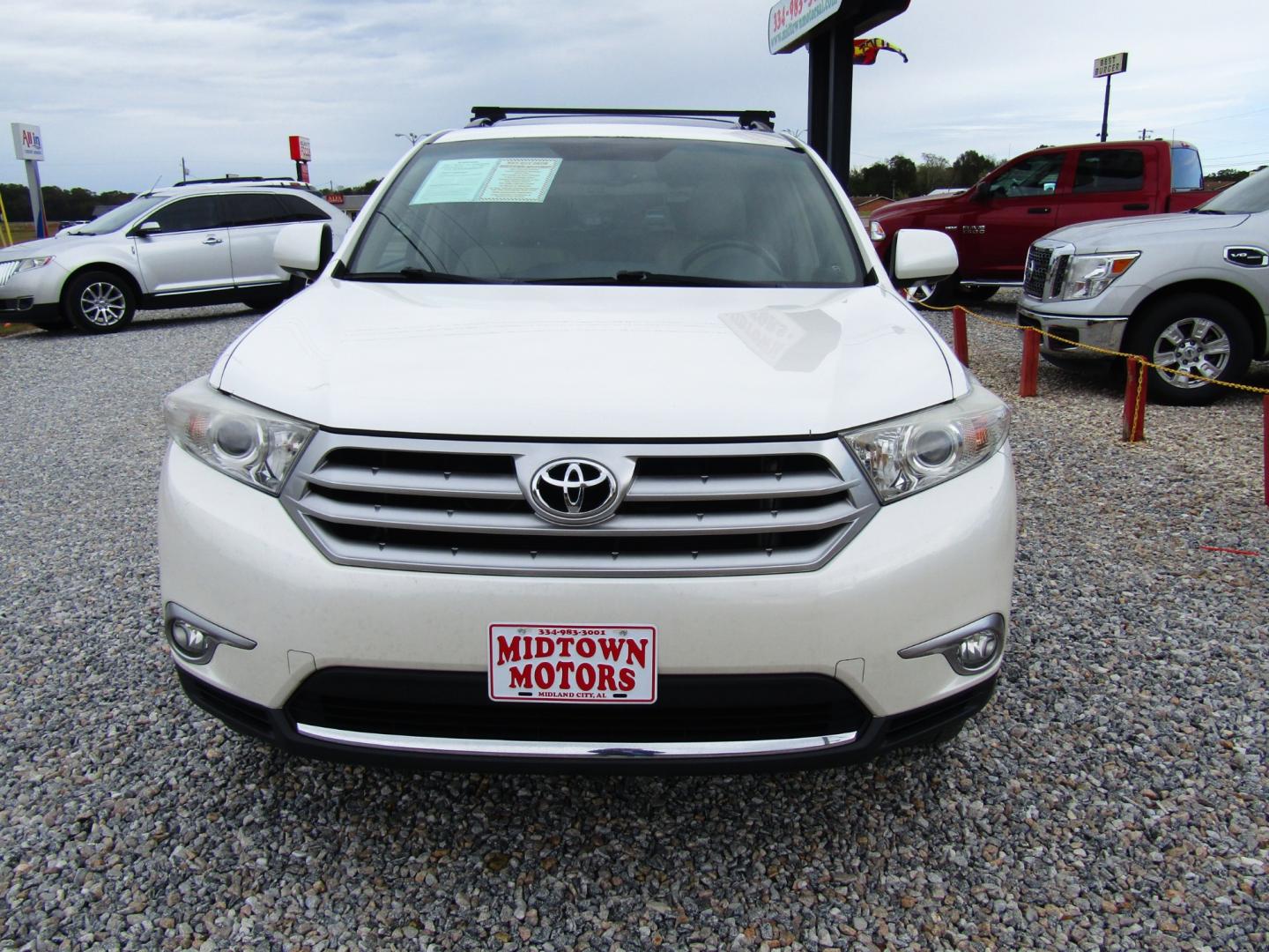 2011 WHITE /Tan Toyota Highlander Limited 2WD (5TDYK3EH6BS) with an 3.5L V6 DOHC 24V engine, Automatic transmission, located at 15016 S Hwy 231, Midland City, AL, 36350, (334) 983-3001, 31.306210, -85.495277 - Photo#1