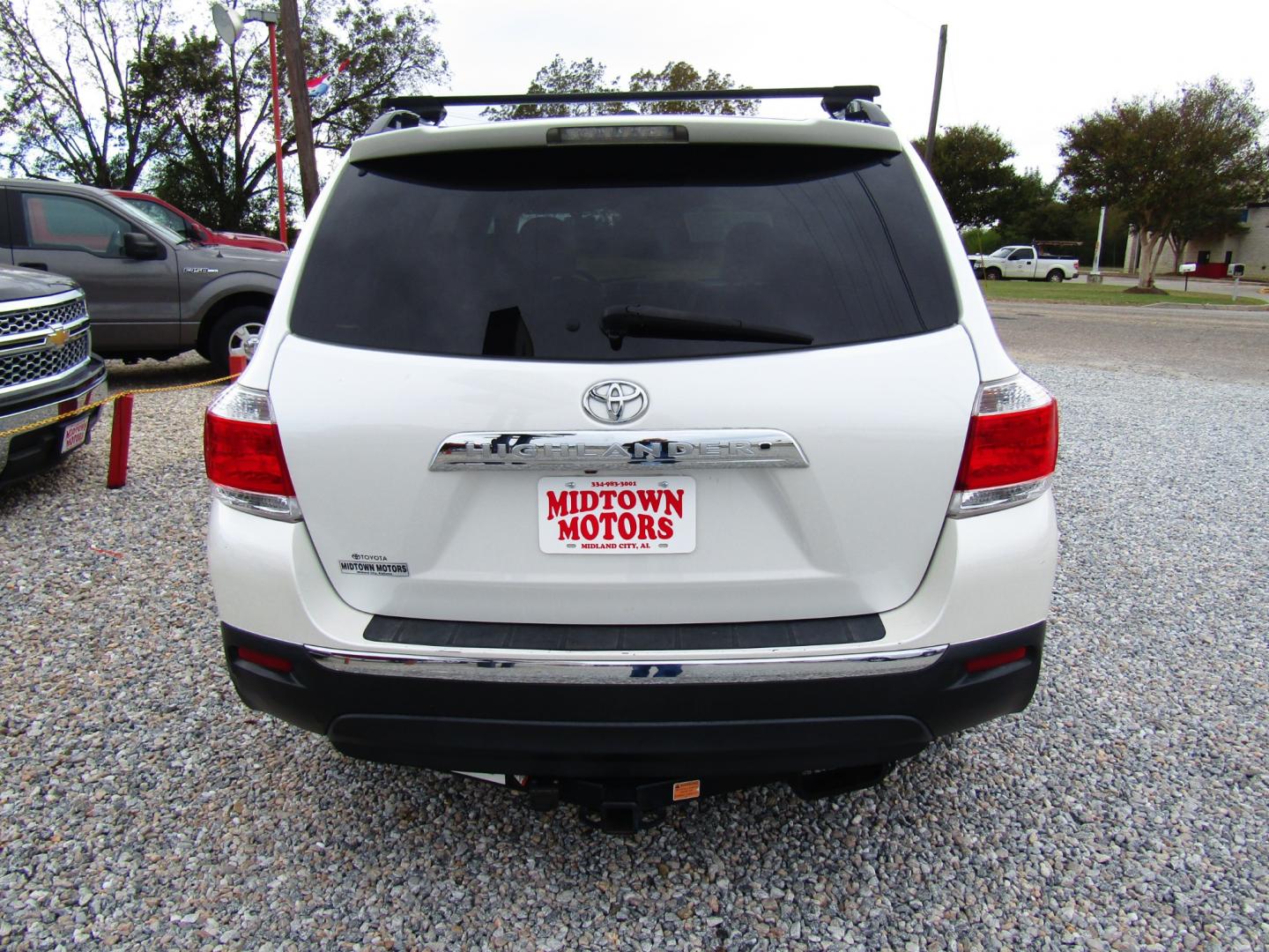 2011 WHITE /Tan Toyota Highlander Limited 2WD (5TDYK3EH6BS) with an 3.5L V6 DOHC 24V engine, Automatic transmission, located at 15016 S Hwy 231, Midland City, AL, 36350, (334) 983-3001, 31.306210, -85.495277 - Photo#6