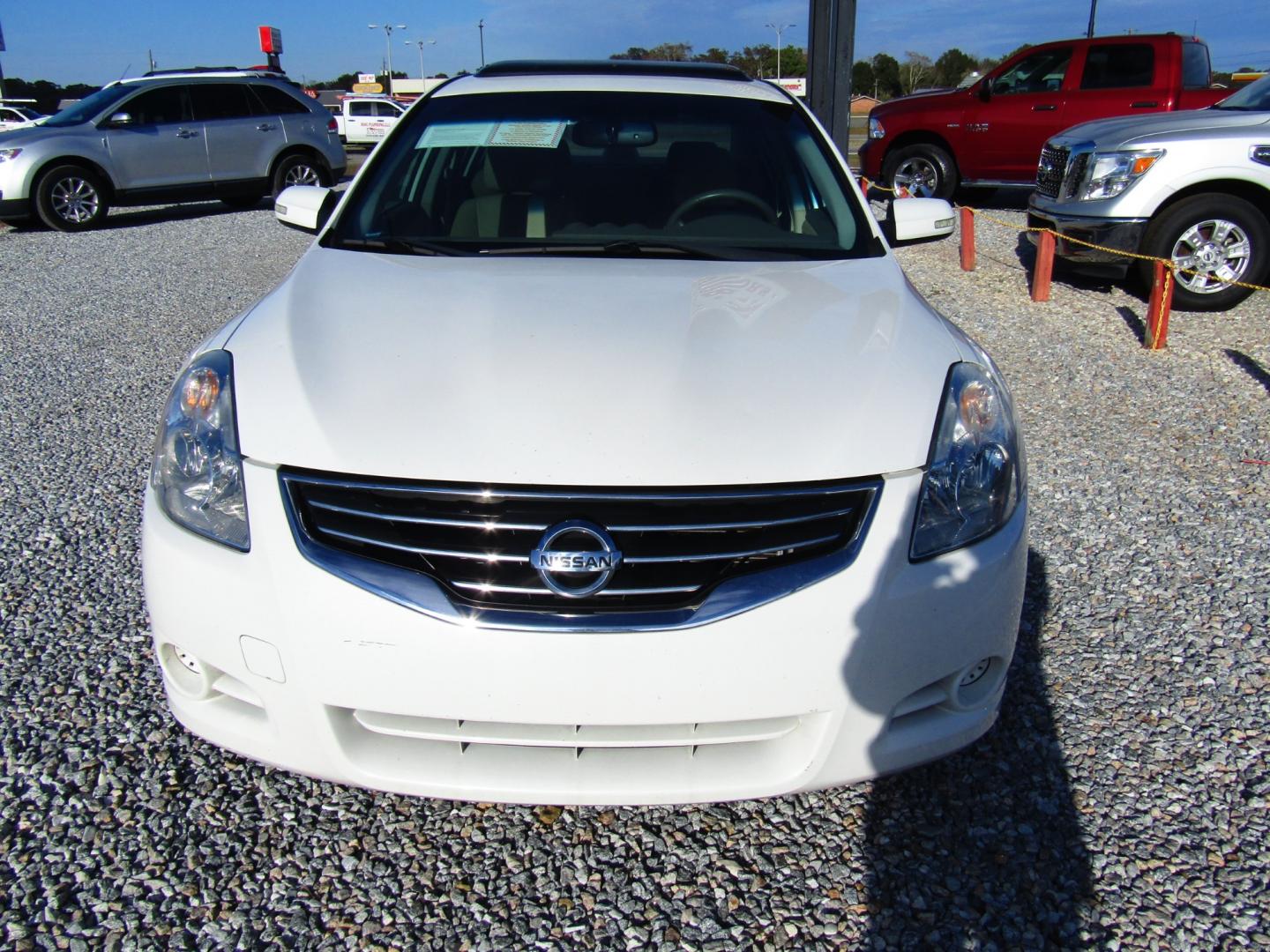 2012 WHITE /Tan Nissan Altima 2.5 S (1N4AL2AP5CN) with an 2.5L L4 DOHC 16V engine, Automatic transmission, located at 15016 S Hwy 231, Midland City, AL, 36350, (334) 983-3001, 31.306210, -85.495277 - Photo#1