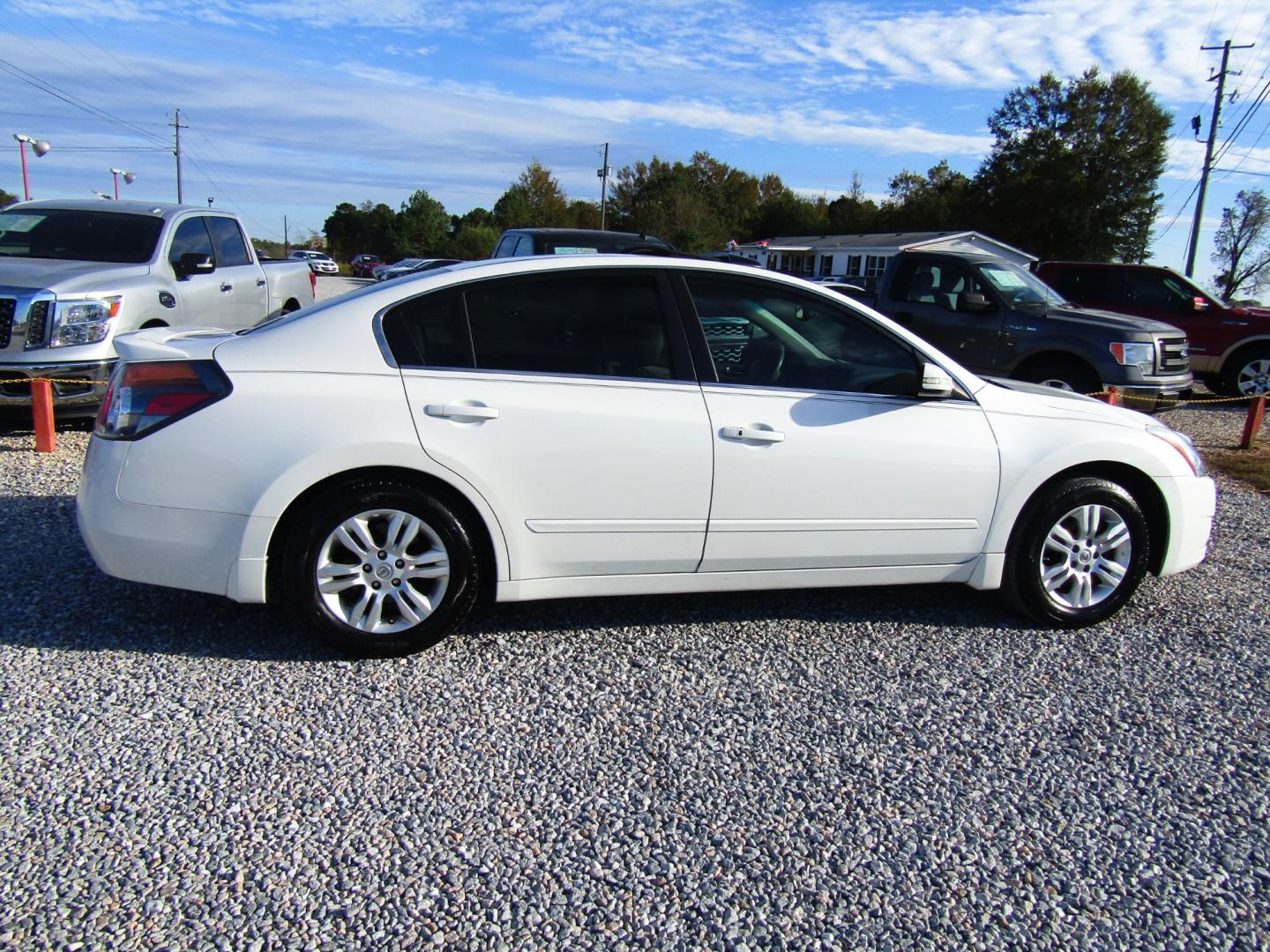 2012 WHITE /Tan Nissan Altima 2.5 S (1N4AL2AP5CN) with an 2.5L L4 DOHC 16V engine, Automatic transmission, located at 15016 S Hwy 231, Midland City, AL, 36350, (334) 983-3001, 31.306210, -85.495277 - Photo#7