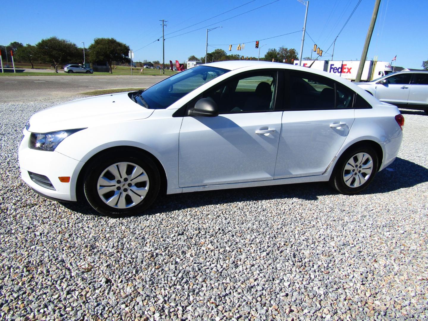 2013 WHITE Chevrolet Cruze LS Auto (1G1PA5SH2D7) with an 1.8L L4 DOHC 16V FFV engine, Automatic transmission, located at 15016 S Hwy 231, Midland City, AL, 36350, (334) 983-3001, 31.306210, -85.495277 - Photo#2