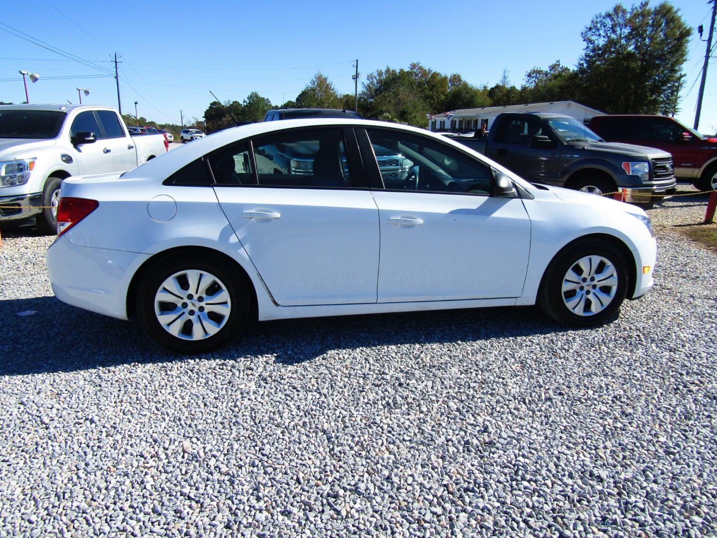 2013 WHITE Chevrolet Cruze LS Auto (1G1PA5SH2D7) with an 1.8L L4 DOHC 16V FFV engine, Automatic transmission, located at 15016 S Hwy 231, Midland City, AL, 36350, (334) 983-3001, 31.306210, -85.495277 - Photo#7