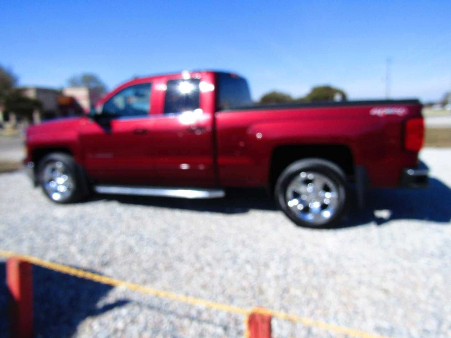 2015 Maroon Chevrolet Silverado 1500 LT Double Cab 4WD (1GCVKREC6FZ) with an 5.3L V8 OHV 16V engine, Automatic transmission, located at 15016 S Hwy 231, Midland City, AL, 36350, (334) 983-3001, 31.306210, -85.495277 - Photo#5