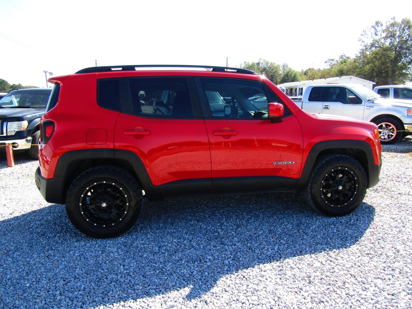 2016 Red Jeep Renegade Latitude FWD (ZACCJABT9GP) with an 2.4L L4 DOHC 16V engine, Automatic transmission, located at 15016 S Hwy 231, Midland City, AL, 36350, (334) 983-3001, 31.306210, -85.495277 - Photo#6