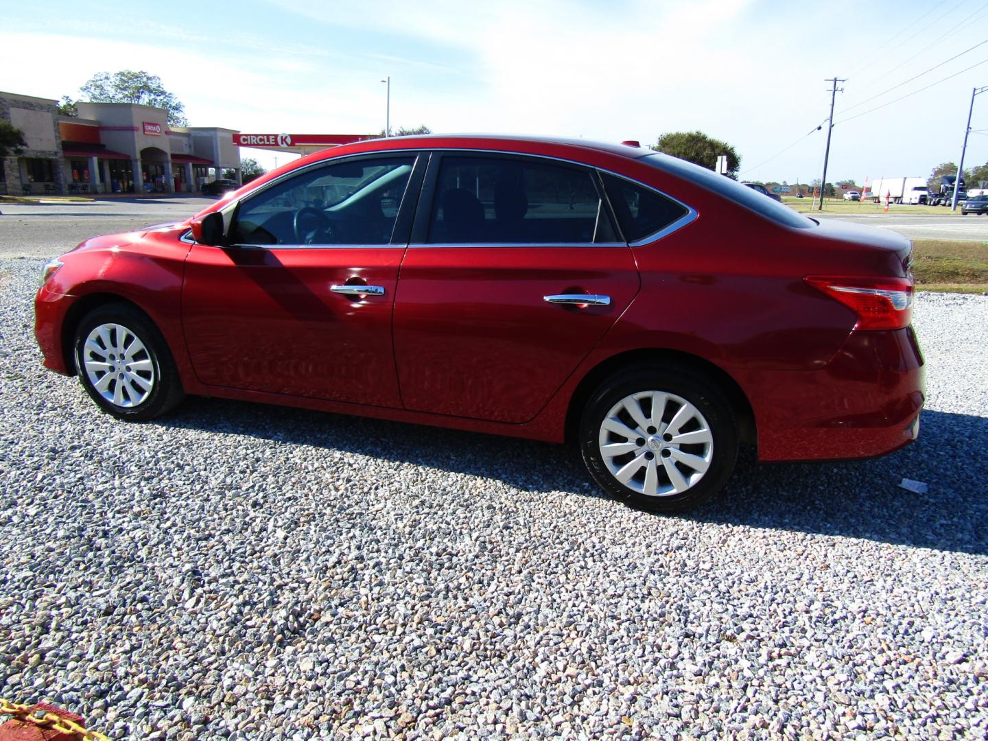 2017 Red /Black Nissan Sentra S 6MT (3N1AB7AP1HY) with an 1.8L L4 SFI DOHC 16V engine, Automatic transmission, located at 15016 S Hwy 231, Midland City, AL, 36350, (334) 983-3001, 31.306210, -85.495277 - Photo#5