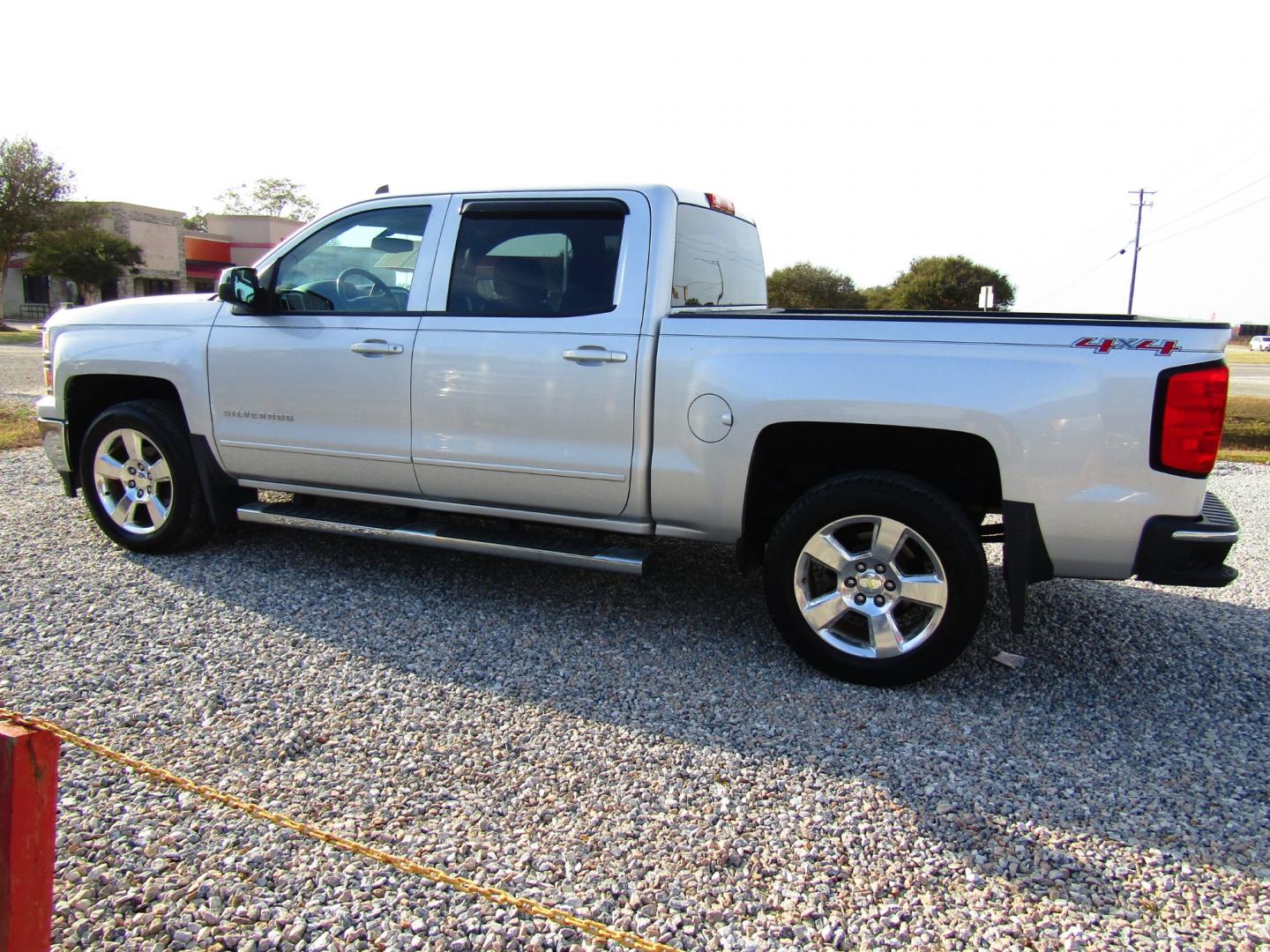 2015 Silver Chevrolet Silverado 1500 LT Crew Cab 4WD (3GCUKREC7FG) with an 5.3L V8 OHV 16V engine, Automatic transmission, located at 15016 S Hwy 231, Midland City, AL, 36350, (334) 983-3001, 31.306210, -85.495277 - Photo#5