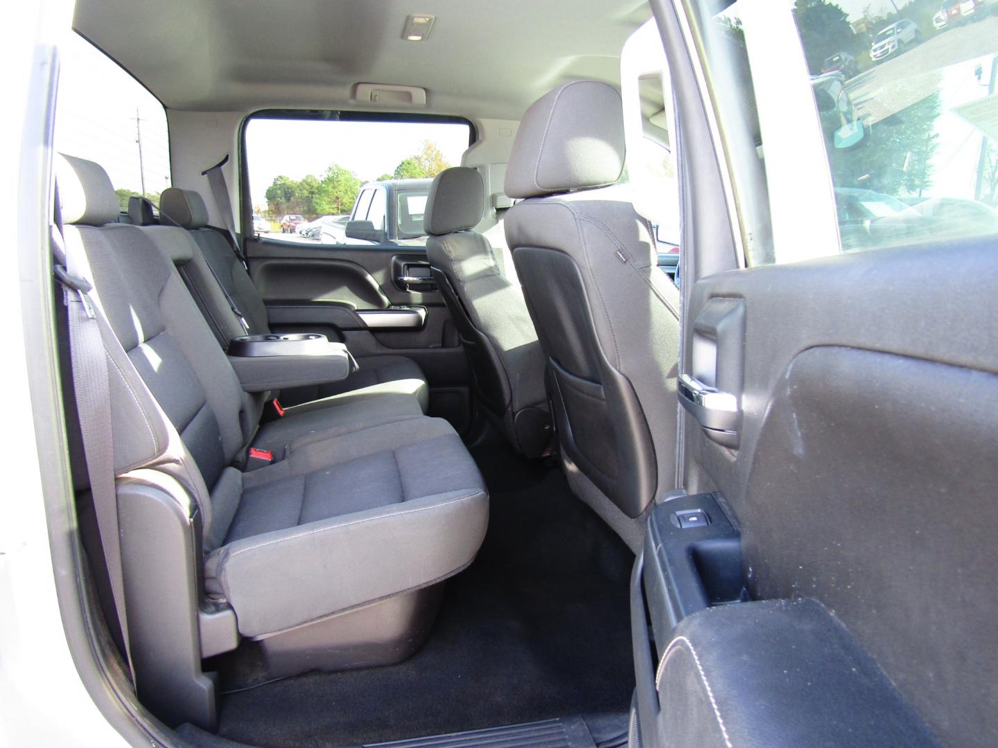 2015 Silver Chevrolet Silverado 1500 LT Crew Cab 4WD (3GCUKREC7FG) with an 5.3L V8 OHV 16V engine, Automatic transmission, located at 15016 S Hwy 231, Midland City, AL, 36350, (334) 983-3001, 31.306210, -85.495277 - Photo#8