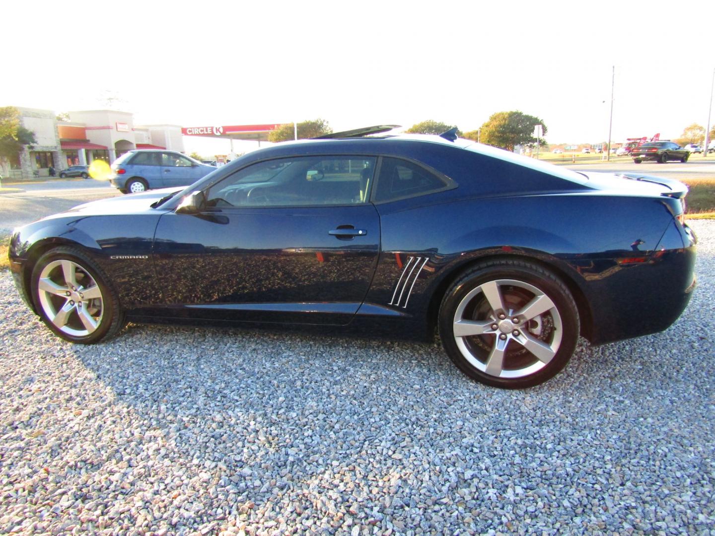 2012 Blue Chevrolet Camaro Coupe 1LT (2G1FB1E36C9) with an 3.6L V6 DOHC 24V FFV engine, Automatic transmission, located at 15016 S Hwy 231, Midland City, AL, 36350, (334) 983-3001, 31.306210, -85.495277 - Photo#4