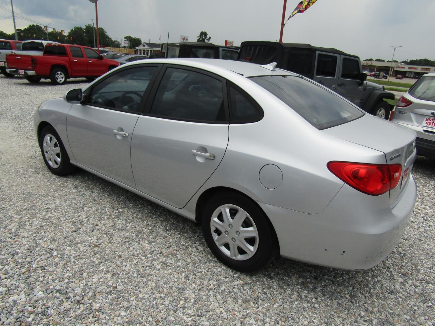 2009 Silver /Gray Hyundai Elantra GLS (KMHDU46D69U) with an 2.0L L4 DOHC 16V engine, Automatic transmission, located at 15016 S Hwy 231, Midland City, AL, 36350, (334) 983-3001, 31.306210, -85.495277 - Photo#5