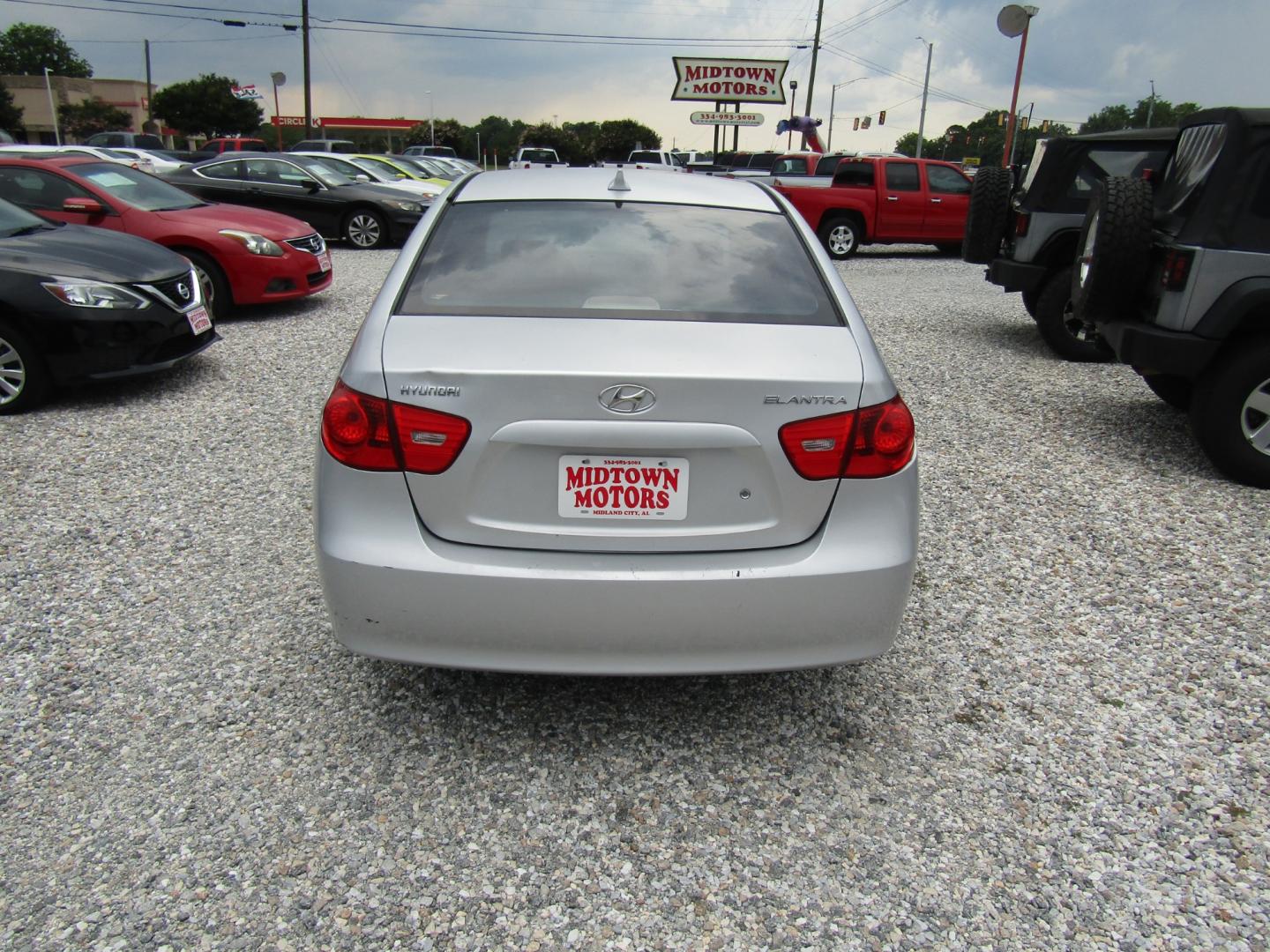 2009 Silver /Gray Hyundai Elantra GLS (KMHDU46D69U) with an 2.0L L4 DOHC 16V engine, Automatic transmission, located at 15016 S Hwy 231, Midland City, AL, 36350, (334) 983-3001, 31.306210, -85.495277 - Photo#6