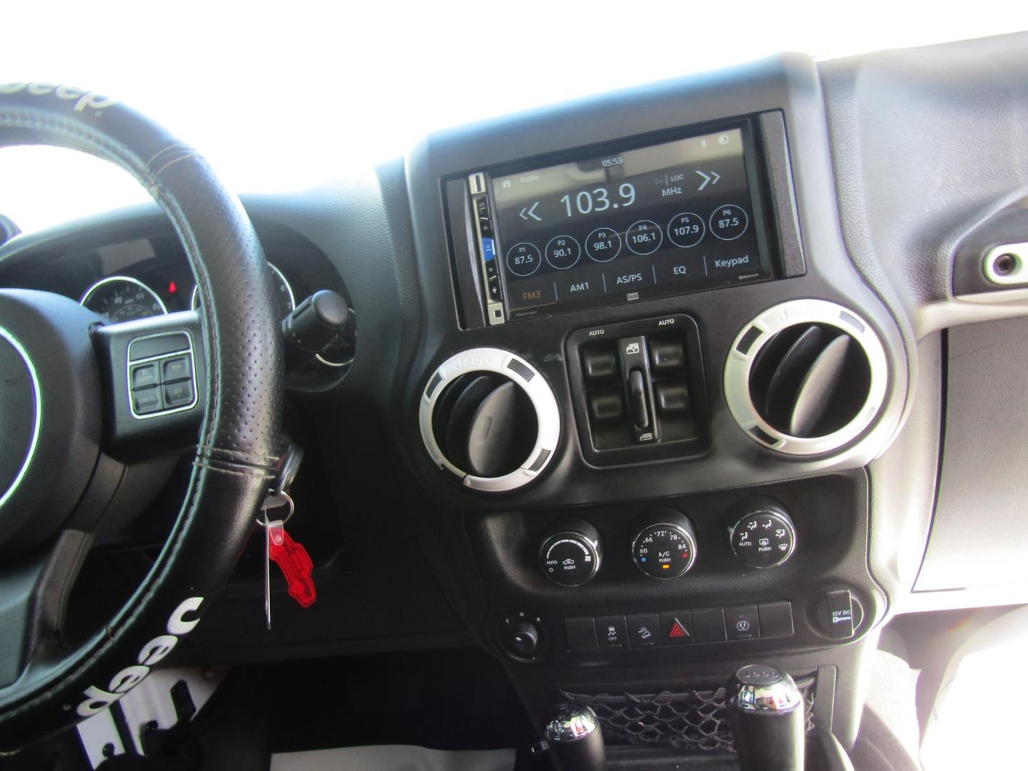 2014 White Jeep Wrangler (1C4BJWEG0EL) with an V6 engine, Automatic transmission, located at 15016 S Hwy 231, Midland City, AL, 36350, (334) 983-3001, 31.306210, -85.495277 - Photo#10