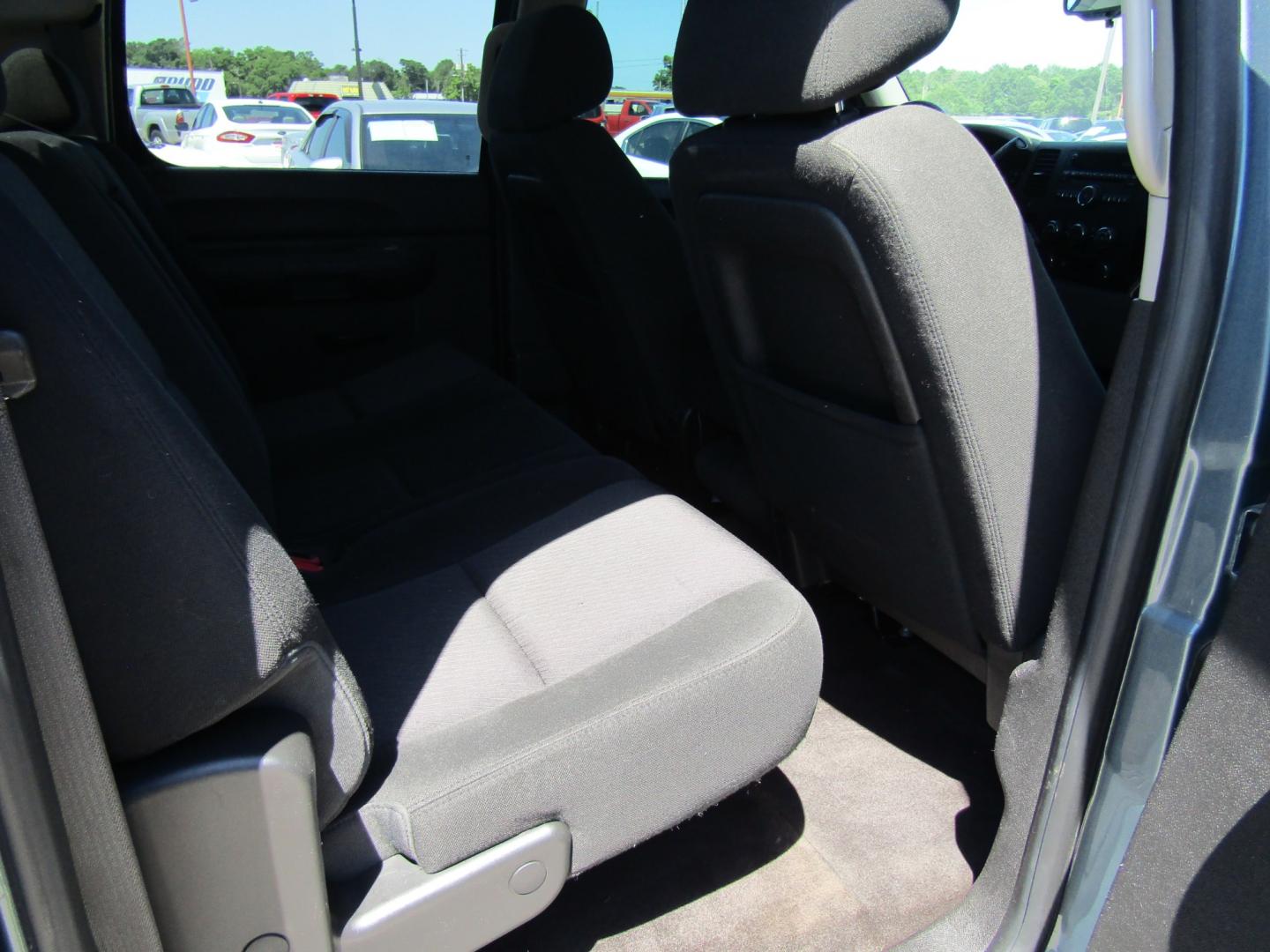 2013 Blue /Gray Chevrolet Silverado 1500 LS Crew Cab Short Box 2WD (3GCPCREAXDG) with an 4.8L V8 OHV 16V engine, Automatic transmission, located at 15016 S Hwy 231, Midland City, AL, 36350, (334) 983-3001, 31.306210, -85.495277 - Photo#8