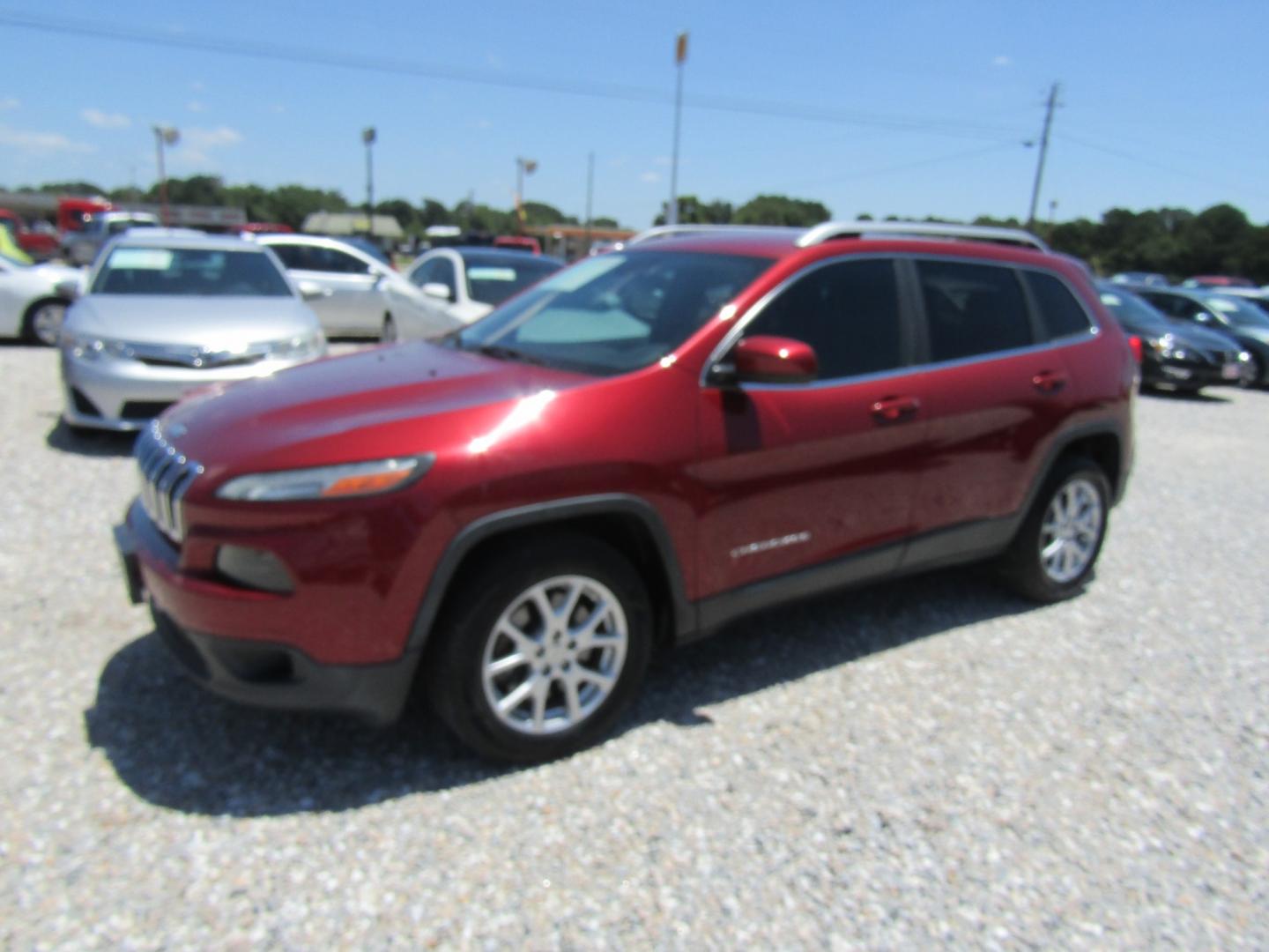 2016 Red /Gray Jeep Cherokee Latitude FWD (1C4PJLCB0GW) with an 2.4L L4 DOHC 16V engine, Automatic transmission, located at 15016 S Hwy 231, Midland City, AL, 36350, (334) 983-3001, 31.306210, -85.495277 - Photo#2