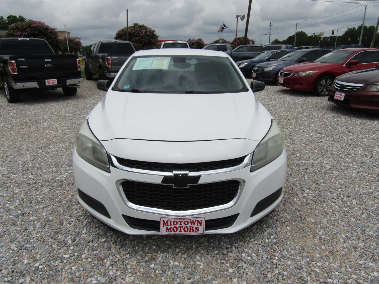 2014 White /Gray Chevrolet Malibu LS (1G11B5SLXEF) with an 2.5L L4 DOHC 16V engine, Automatic transmission, located at 15016 S Hwy 231, Midland City, AL, 36350, (334) 983-3001, 31.306210, -85.495277 - Photo#1