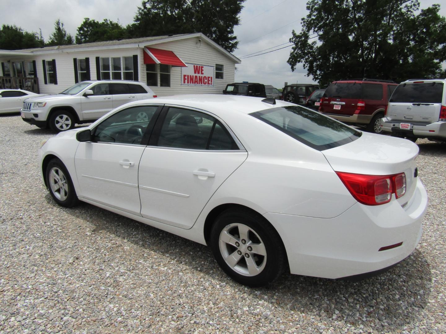 2014 White /Gray Chevrolet Malibu LS (1G11B5SLXEF) with an 2.5L L4 DOHC 16V engine, Automatic transmission, located at 15016 S Hwy 231, Midland City, AL, 36350, (334) 983-3001, 31.306210, -85.495277 - Photo#5