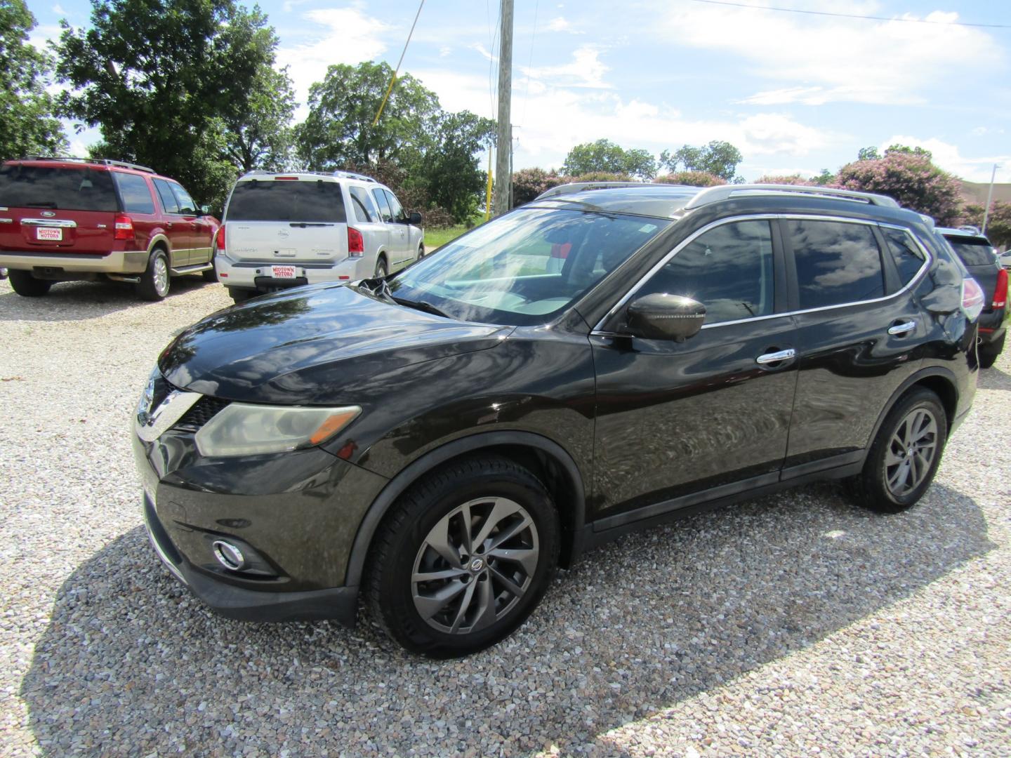 2016 Green /Gray Nissan Rogue S 2WD (5N1AT2MT9GC) with an 2.5L L4 DOHC 16V engine, Automatic transmission, located at 15016 S Hwy 231, Midland City, AL, 36350, (334) 983-3001, 31.306210, -85.495277 - Photo#2