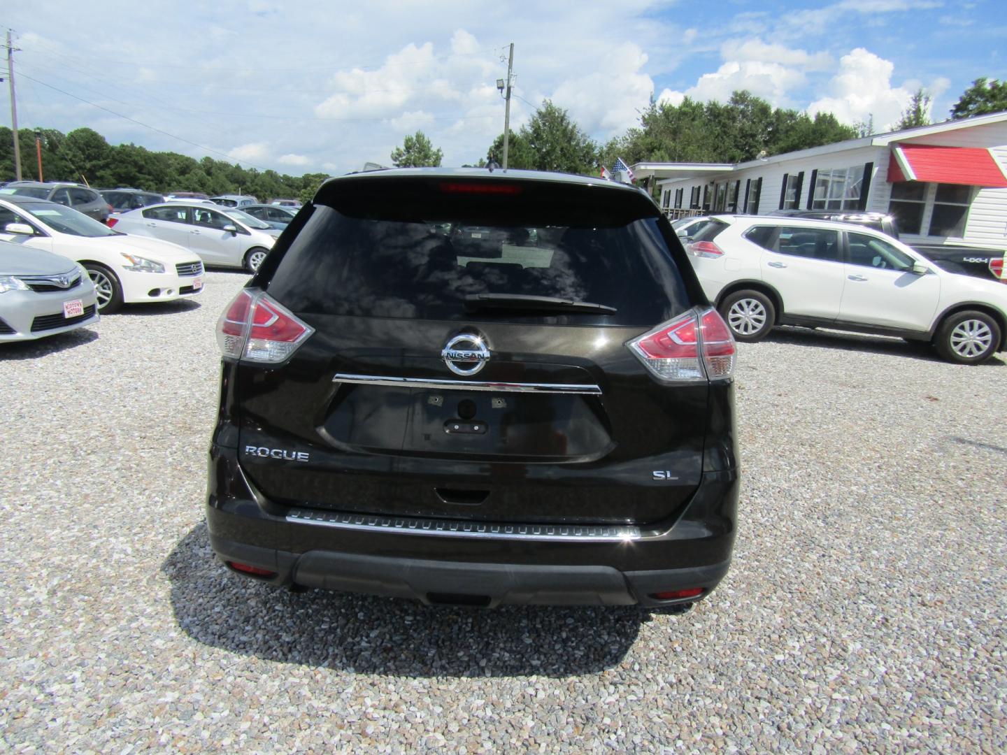 2016 Green /Gray Nissan Rogue S 2WD (5N1AT2MT9GC) with an 2.5L L4 DOHC 16V engine, Automatic transmission, located at 15016 S Hwy 231, Midland City, AL, 36350, (334) 983-3001, 31.306210, -85.495277 - Photo#6