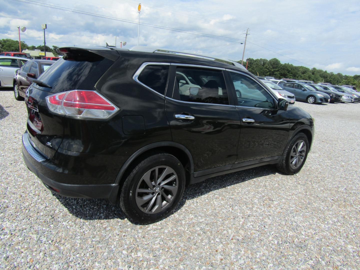 2016 Green /Gray Nissan Rogue S 2WD (5N1AT2MT9GC) with an 2.5L L4 DOHC 16V engine, Automatic transmission, located at 15016 S Hwy 231, Midland City, AL, 36350, (334) 983-3001, 31.306210, -85.495277 - Photo#7